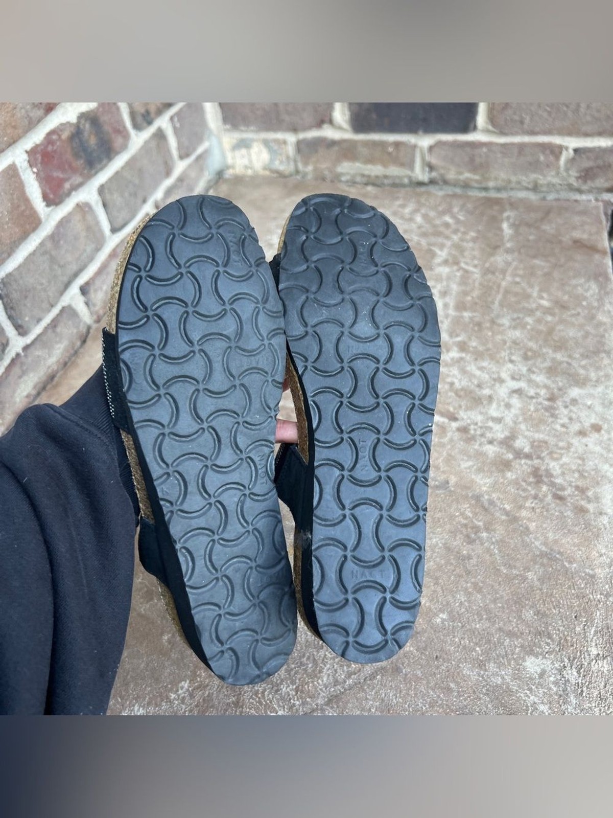 Naot Women’s Bianca Black Silver Rivets 2 Straps sz 40