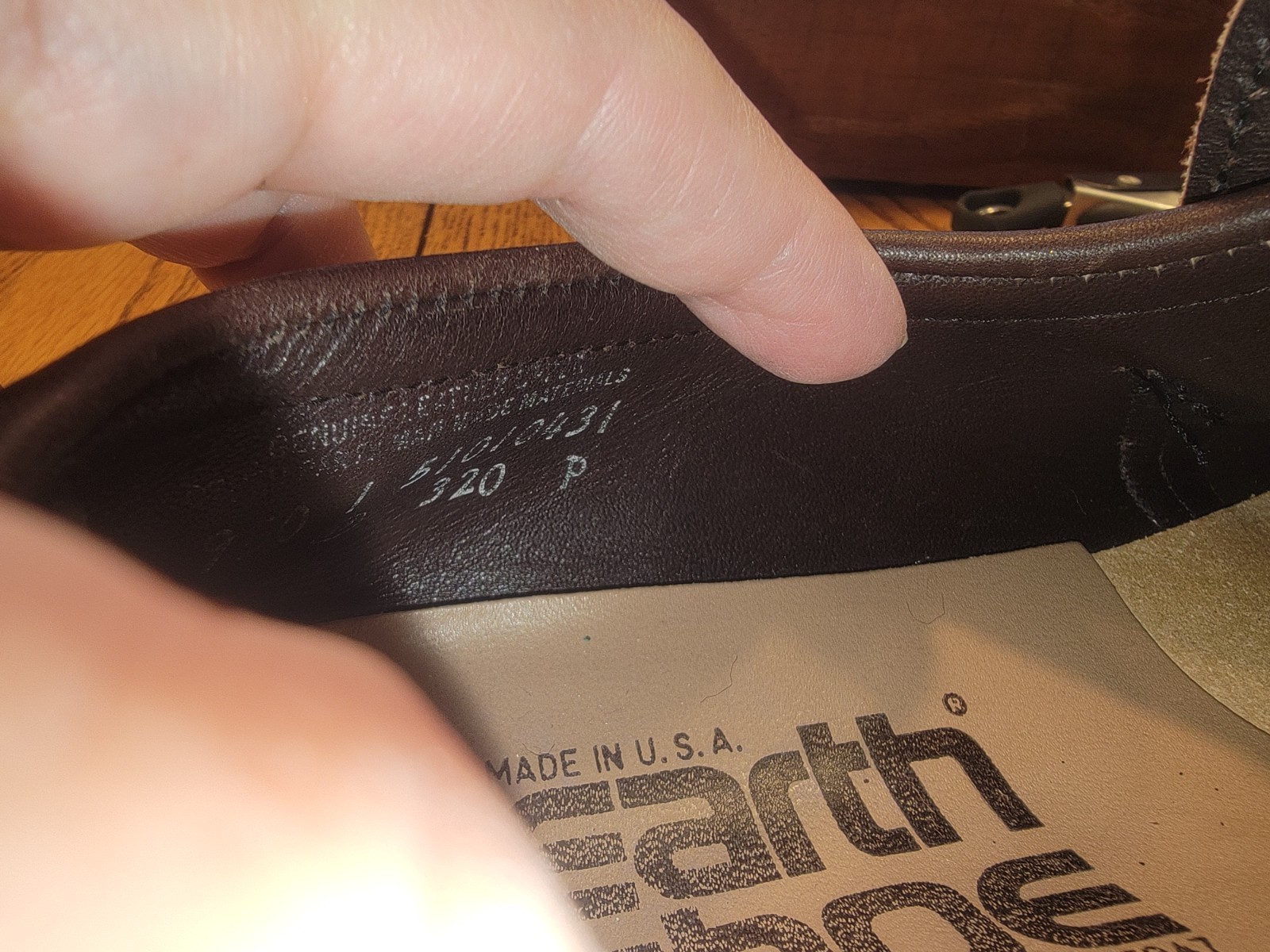 Anne Kalso Earth Shoes 9.5 M / 11 W. READ for Defect Details
