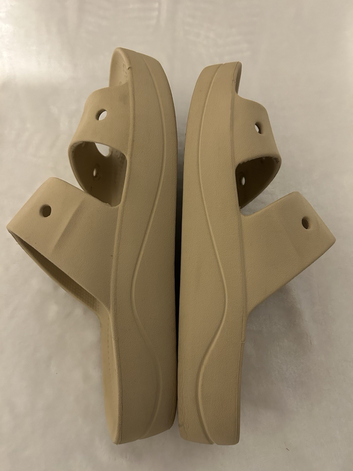 Crocs Women’s Baya Beige Platform Slide Sandals US 8
