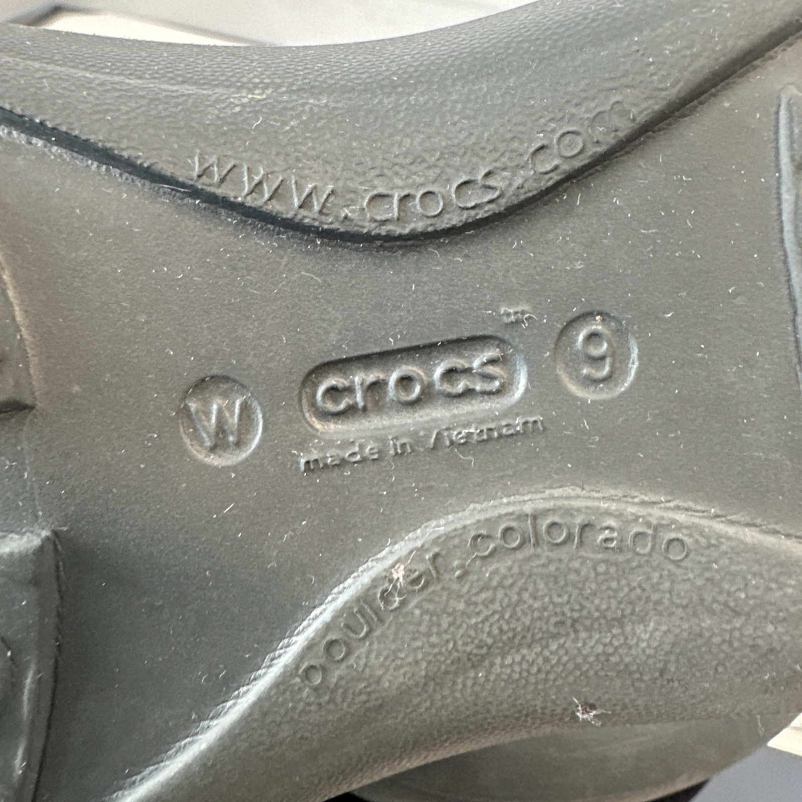 CROCS Jayna Slingback Flat w/ Crystal Charm Women’s 9 Black EUC