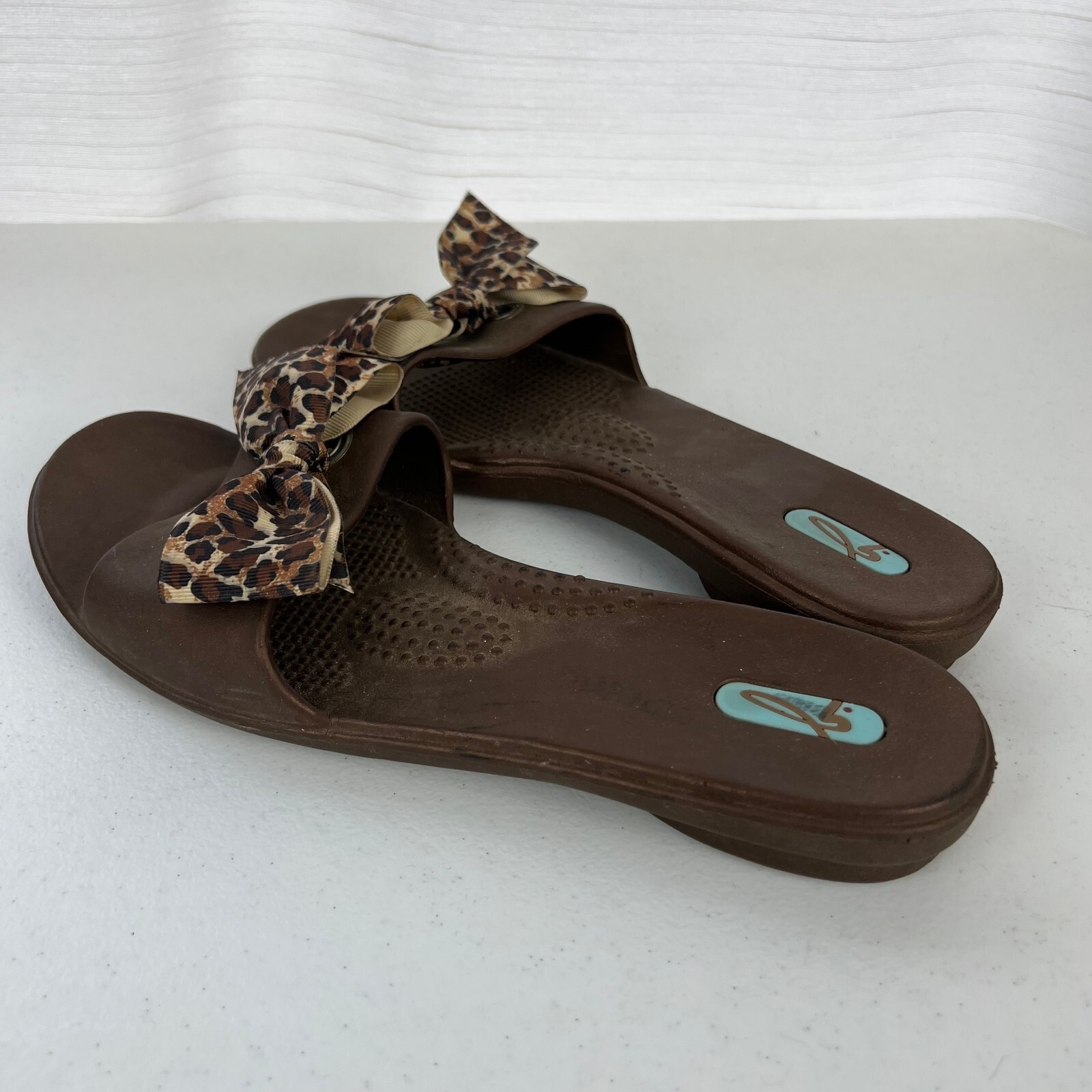 Oka Bee Slide Sandals Womens M/L Brown Slip On Leopard Bow Flat Heel Slip On