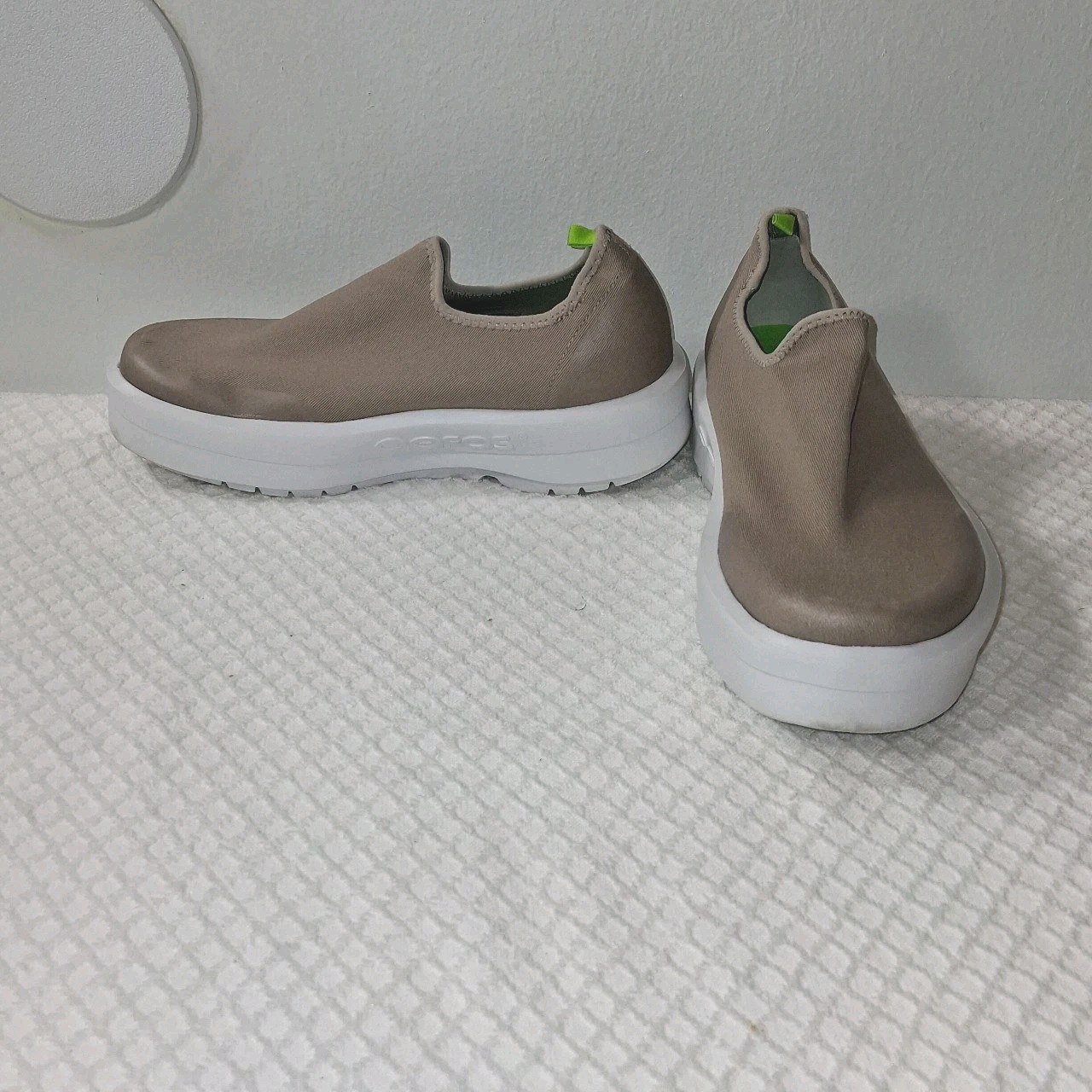 Oefos Oomega eeZee Women’s Sz 9 Low Recovery Shoe Nomad Nursing Work Comfort