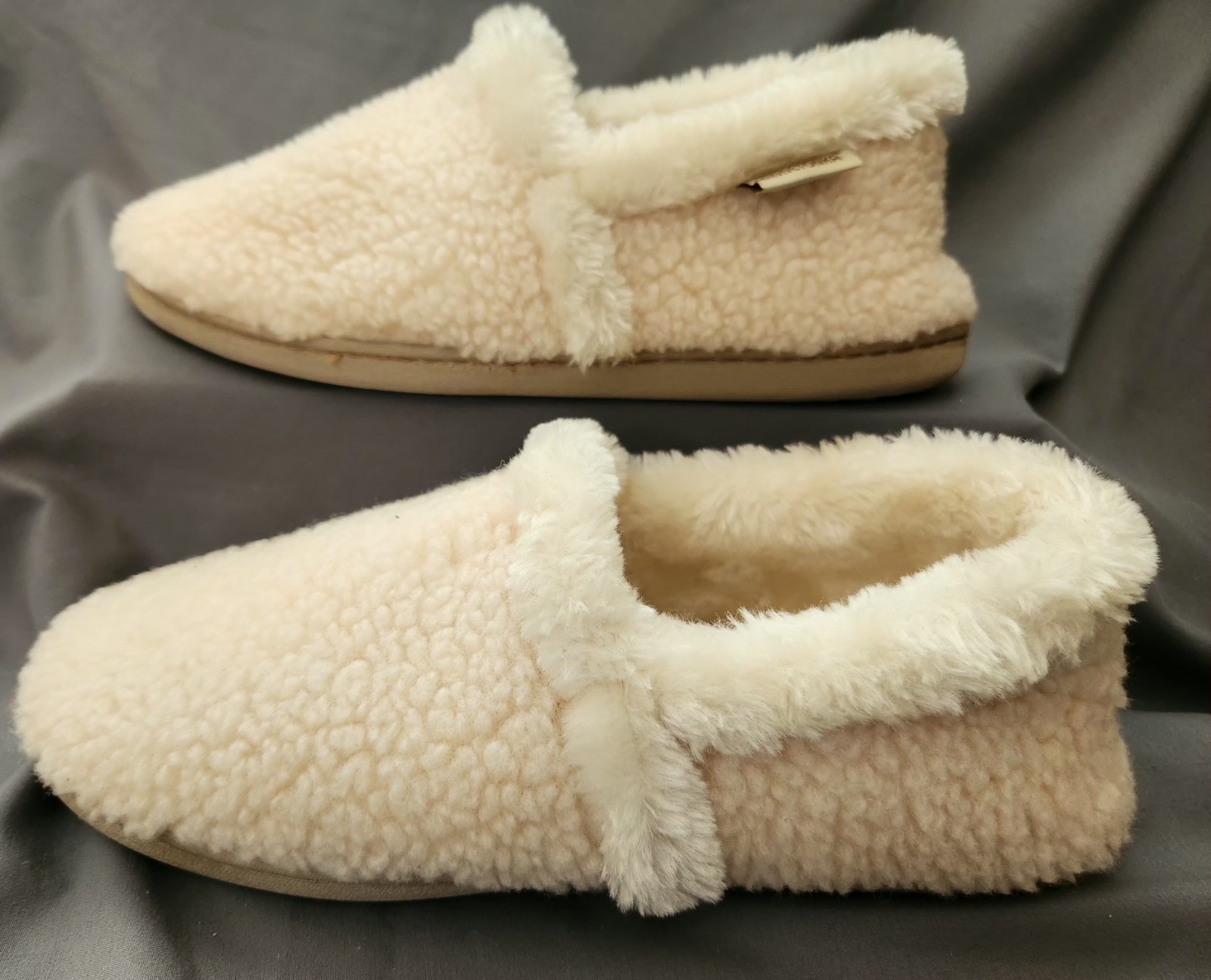 XL 9.5-10.5 MINNETONKA DINA House Slippers Womens Beige Faux Fur Lining Comfy