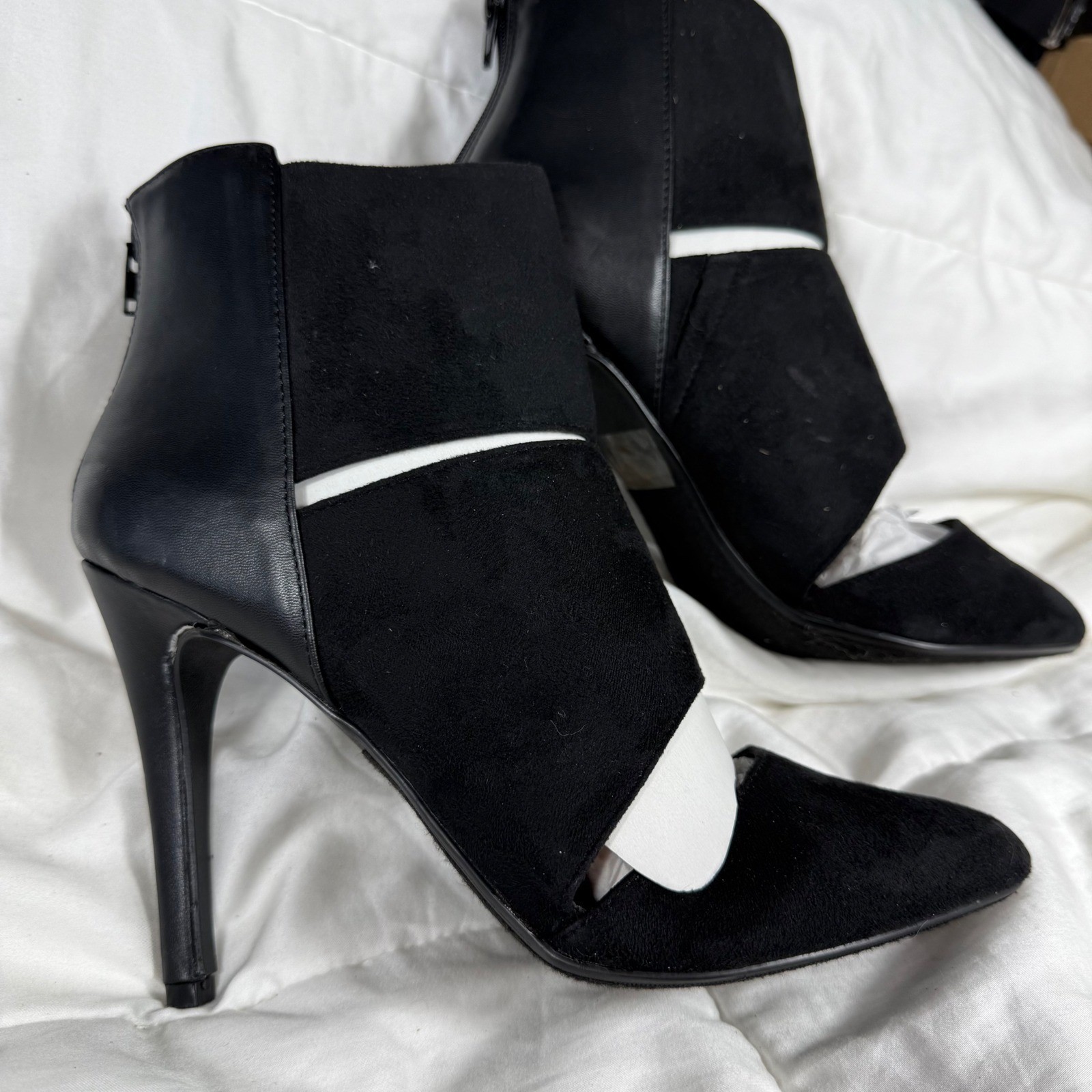 NIB Paprika Ainsley Black Cutout Ankle Boots Stiletto Heel Women’s Size 8.5M