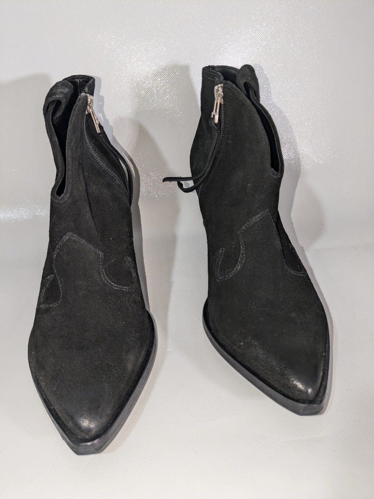 GOLO Womans Black Suede Leather Ankle Booties Sz 7 Western/Southwestern Chic