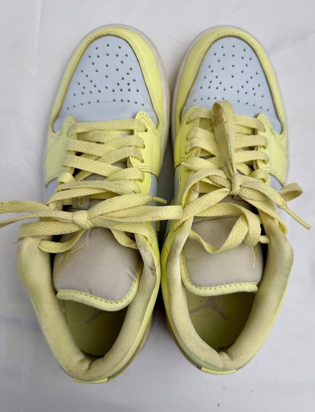 NIKE AIR Jordan 1 Low Lemonade US 8 WOMENS