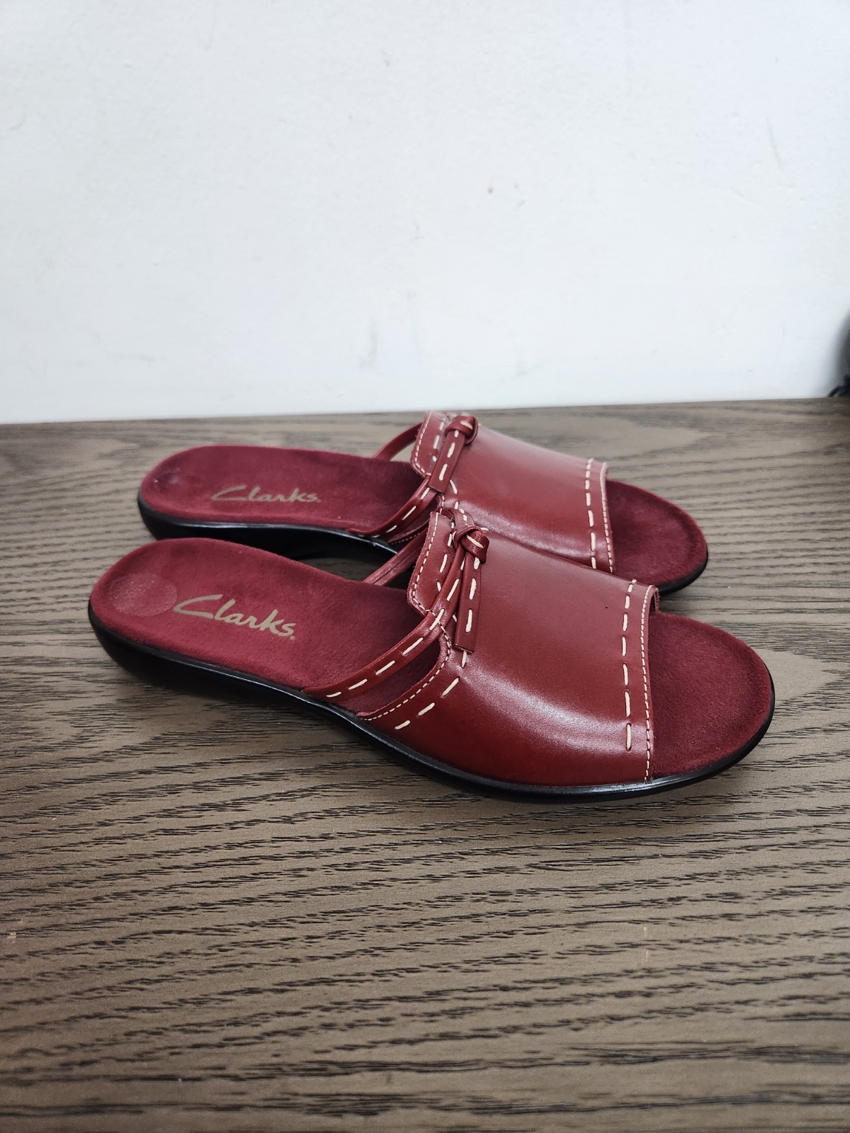 Clarks Red Leather Slide Sandals Contrast Stitching Knot Detail Mules Size 7M