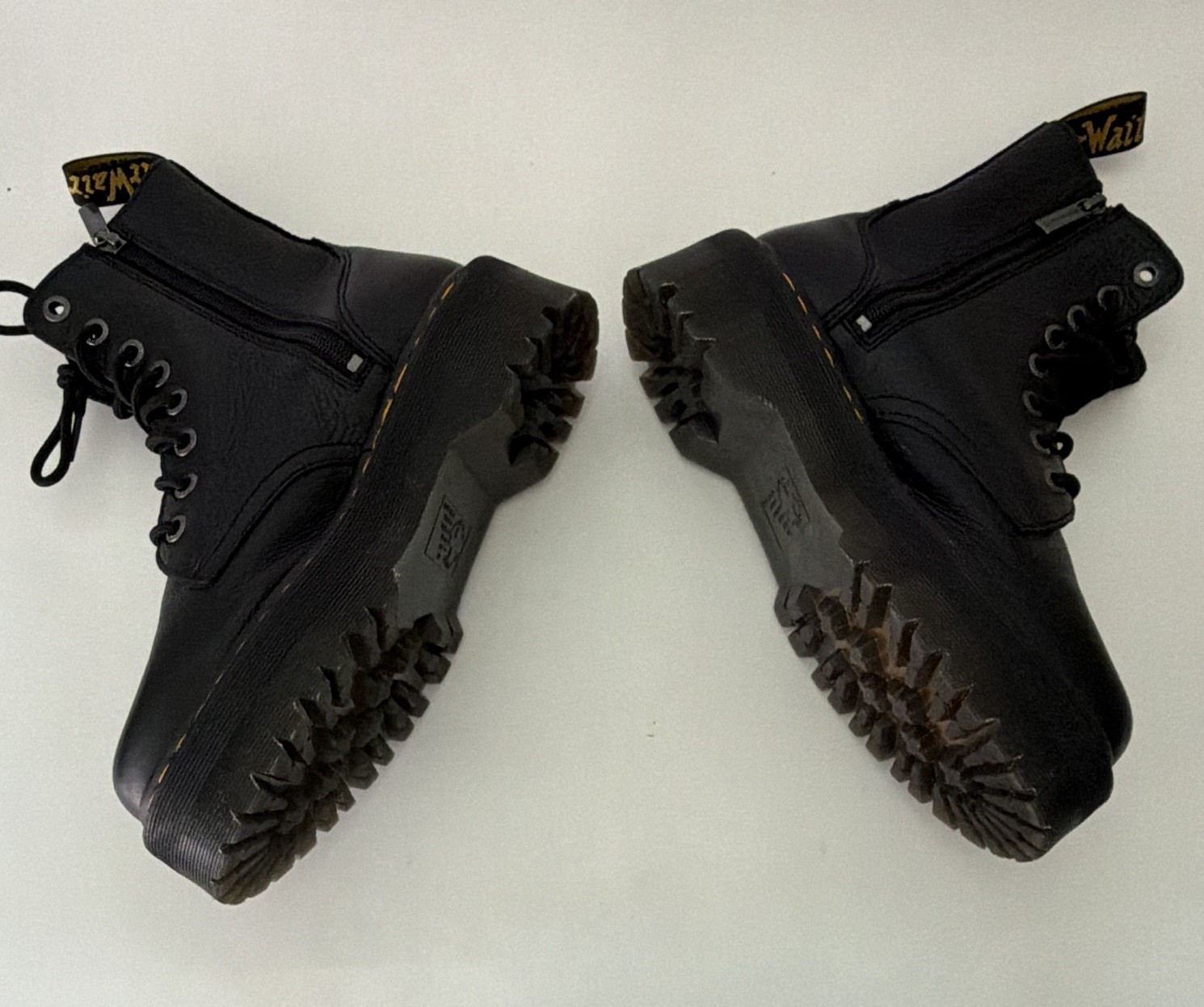 Dr. Martens Jadon II Black Leather Platform Combat Ankle Boots Lace Up Men US 8