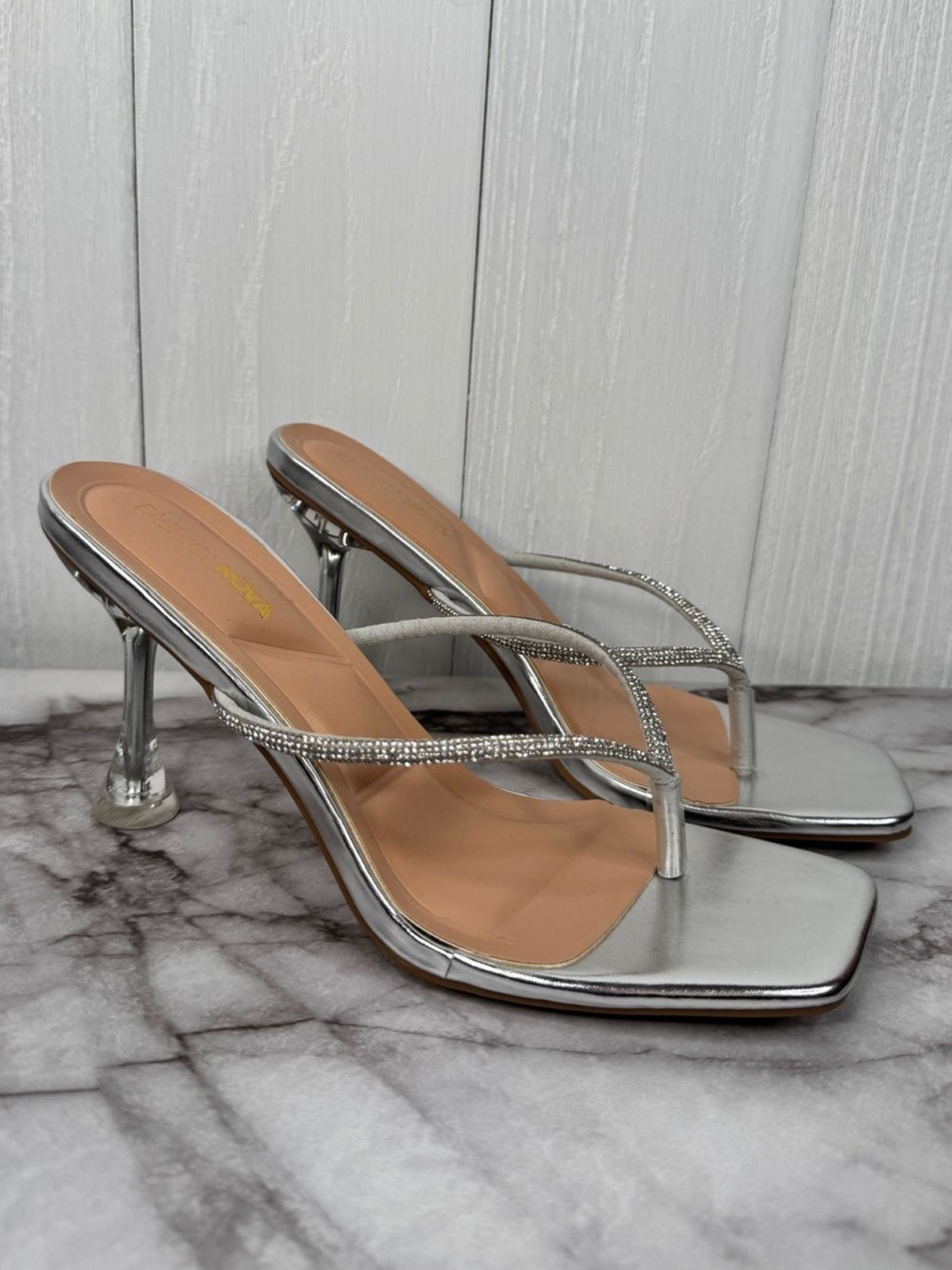 Fashion Nova Rossie Embellished Thong Sandal – Silver Size 8.5 NWOB