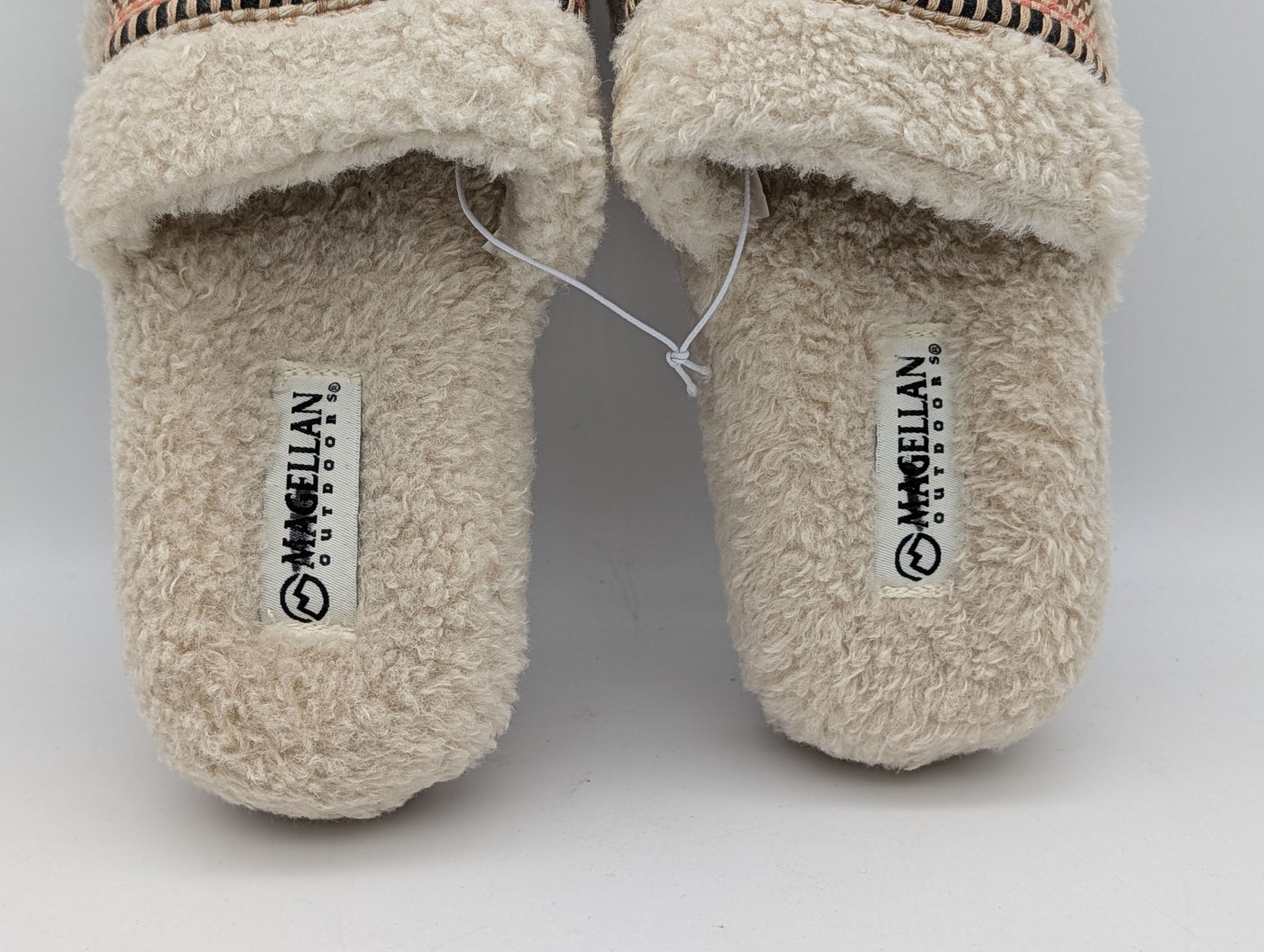 Magellan Outdoors Womens Sherpa Slides Slippers Size 6 Beige Fuzzy Fuzzy House