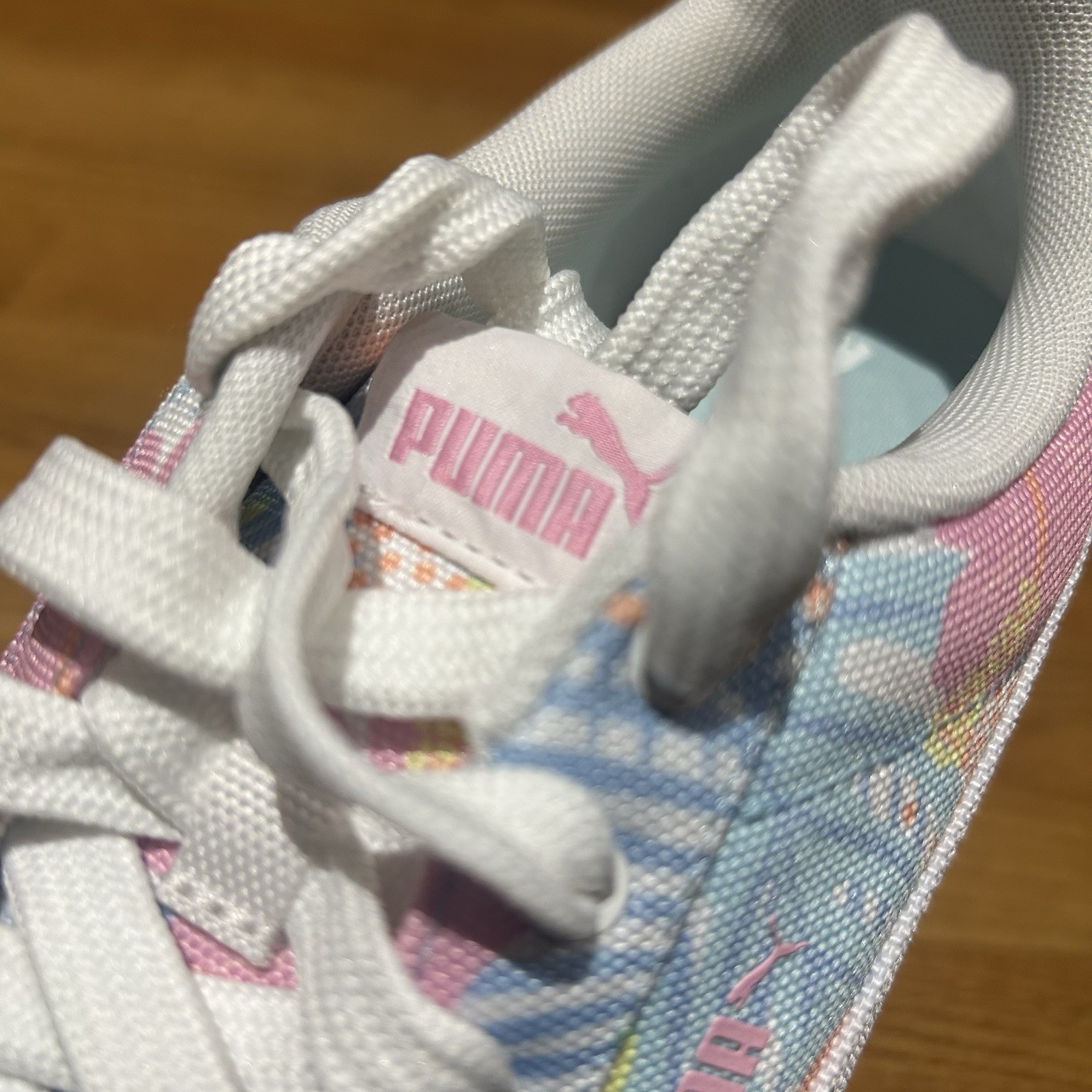 PUMA Women’s Floral Multicolor/White Low Top Lace-Up Athletic Sneakers 381325-01