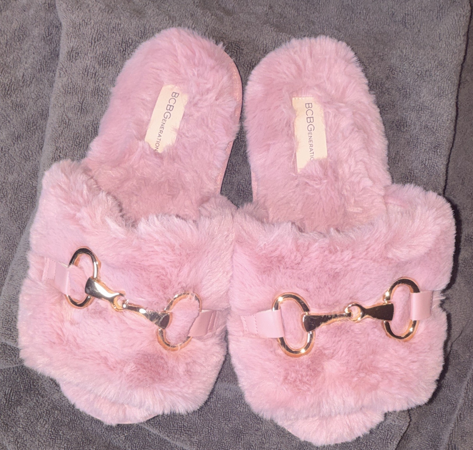BCBGeneration Women’s Pink Faux Fur Slip-On Open Toe Slippers Buckle Logo 9-10
