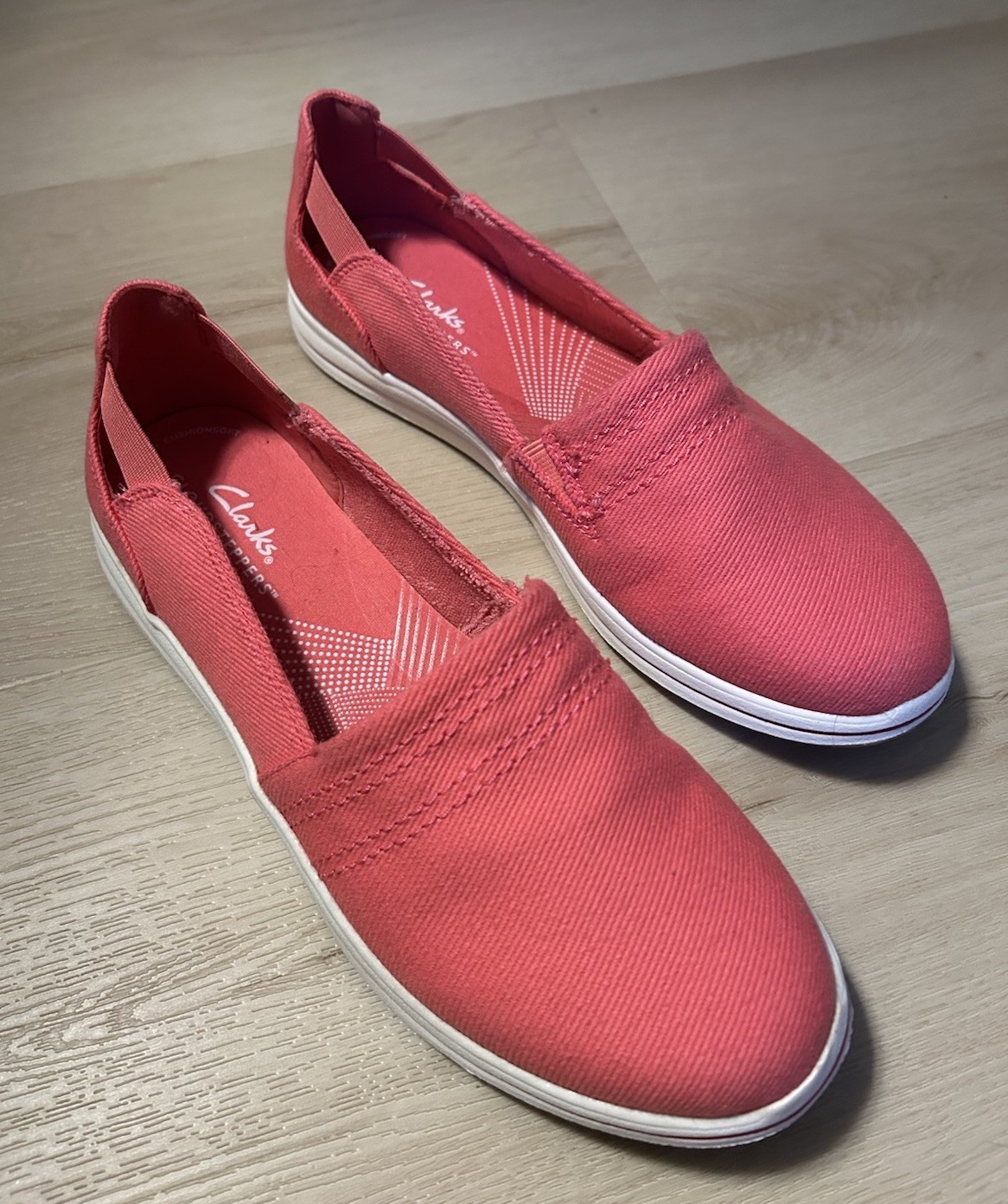 Clarks CloudSteppers Women’s Sz 6.5 Breeze Step Bright Coral Shoes Slip On