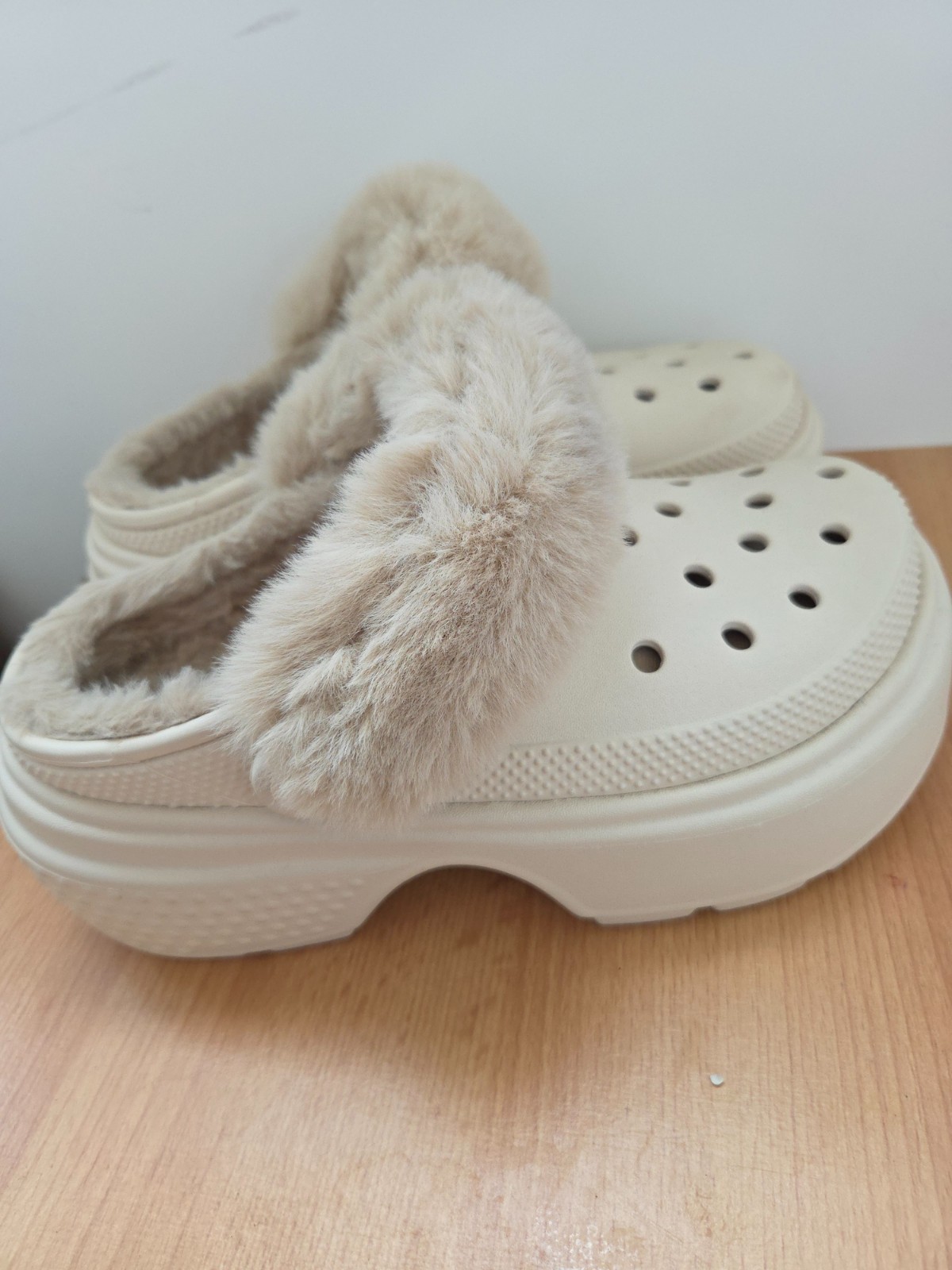 Crocs Stomp Lined Clog Stucco Cream Platform Faux Fur Women’s 7 Men’s 5