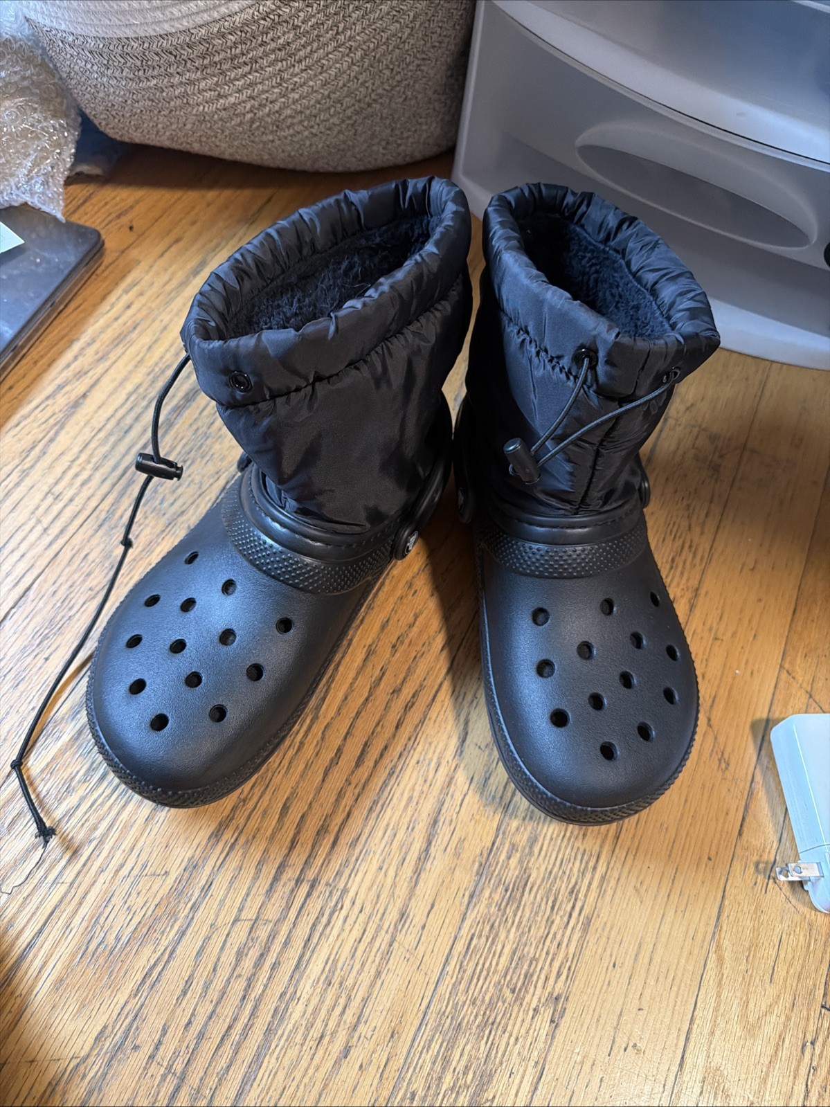 Crocs Unisex Neo Puff Winter Boots Black, M6 W8, Classic Lined