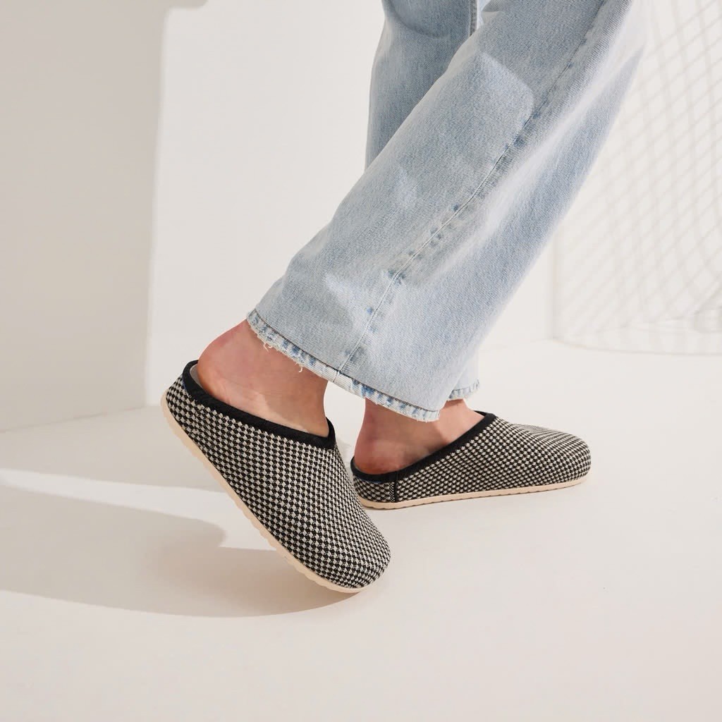 Rothy’s Women’s Slip-On Clogs Black/Beige Houndstooth Knit Slipper Size 5