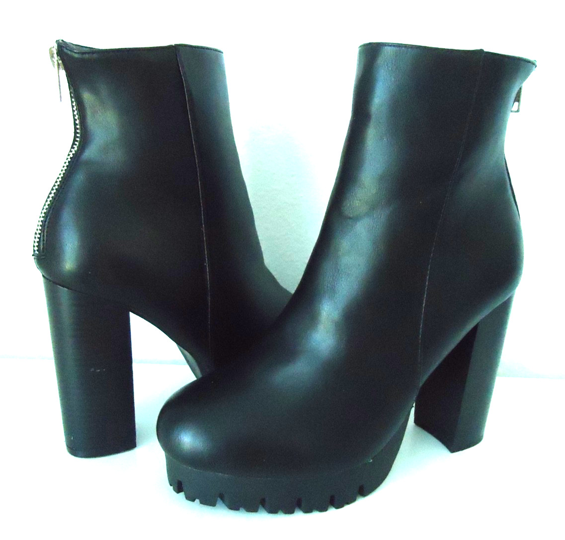 FASHIONNOVA Los Angeles Black Boots Platform Tractor Sole Size-9/39