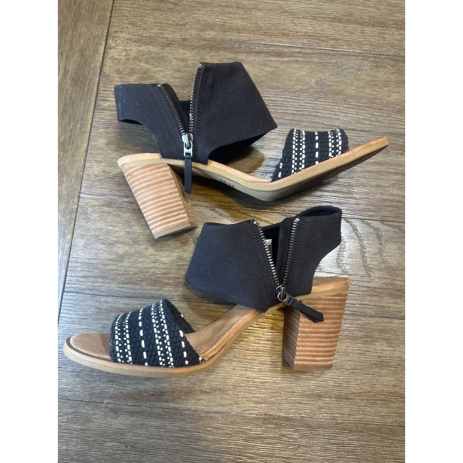 TOMS Majorca Black Wedge Sandals Size 11 Zipper Ankle Strap Espadrille Style