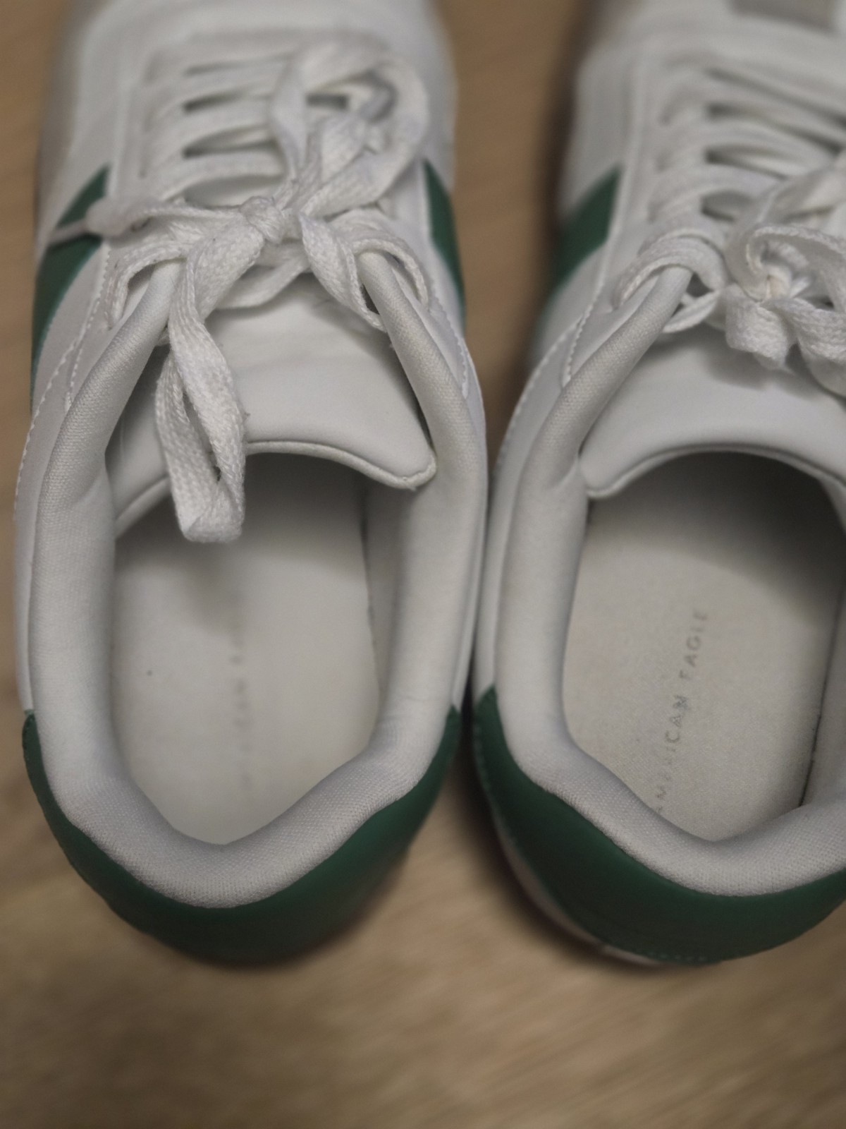 American Eagle White Tennies With Green Stripe Retro Sneakers Size 10