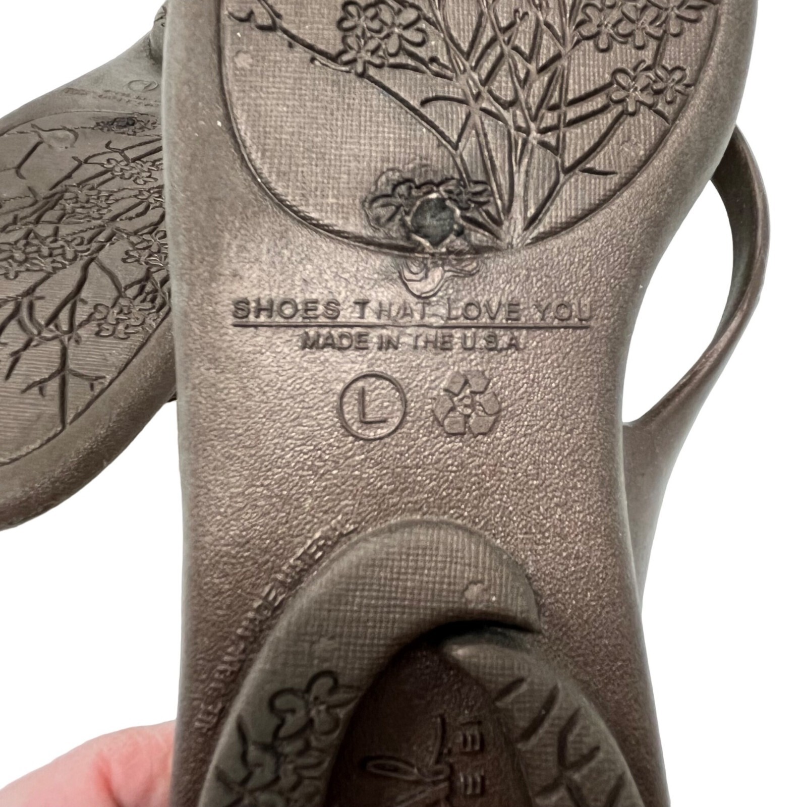 Okabee Oka B USA Brown Gem Sandal Flip Flop Size L (9-10)