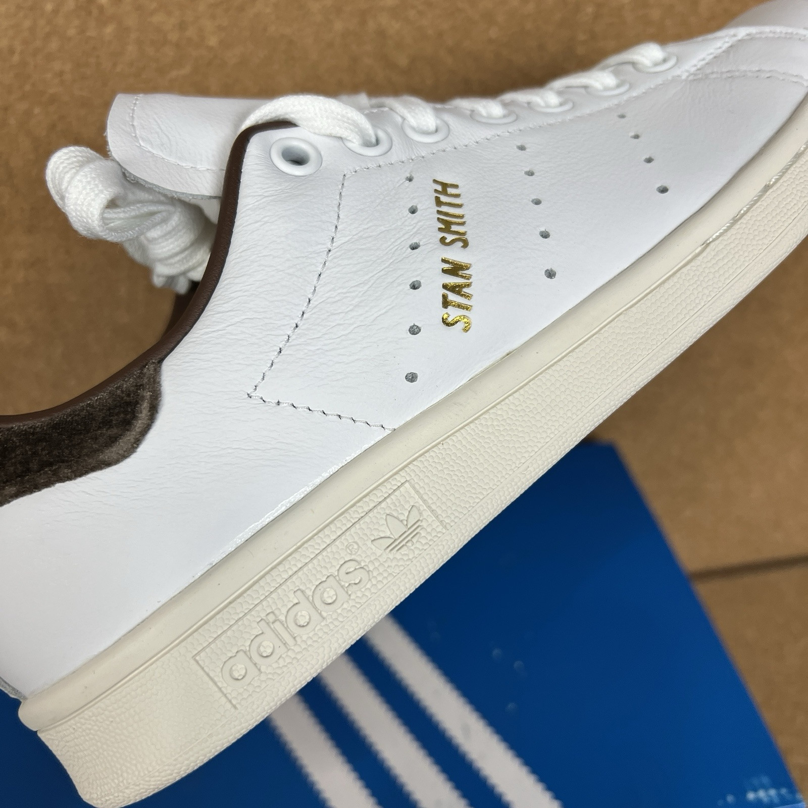 Adidas Stan Smith Women’s Size 8 Casual Shoes Cloud White Gold Metallic Brown