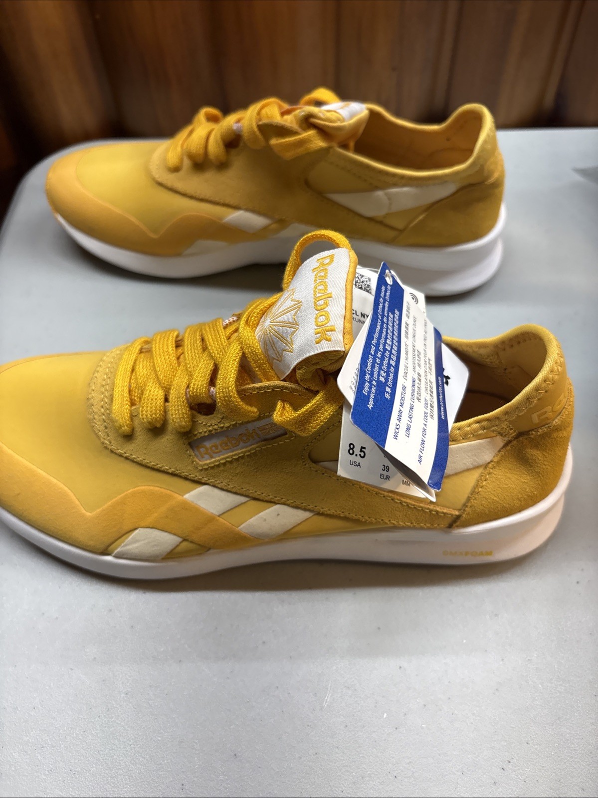 Reebok Classic Nylon SP Sneaker Women’s Size 8.5 Athletic Shoes Casual Yellow
