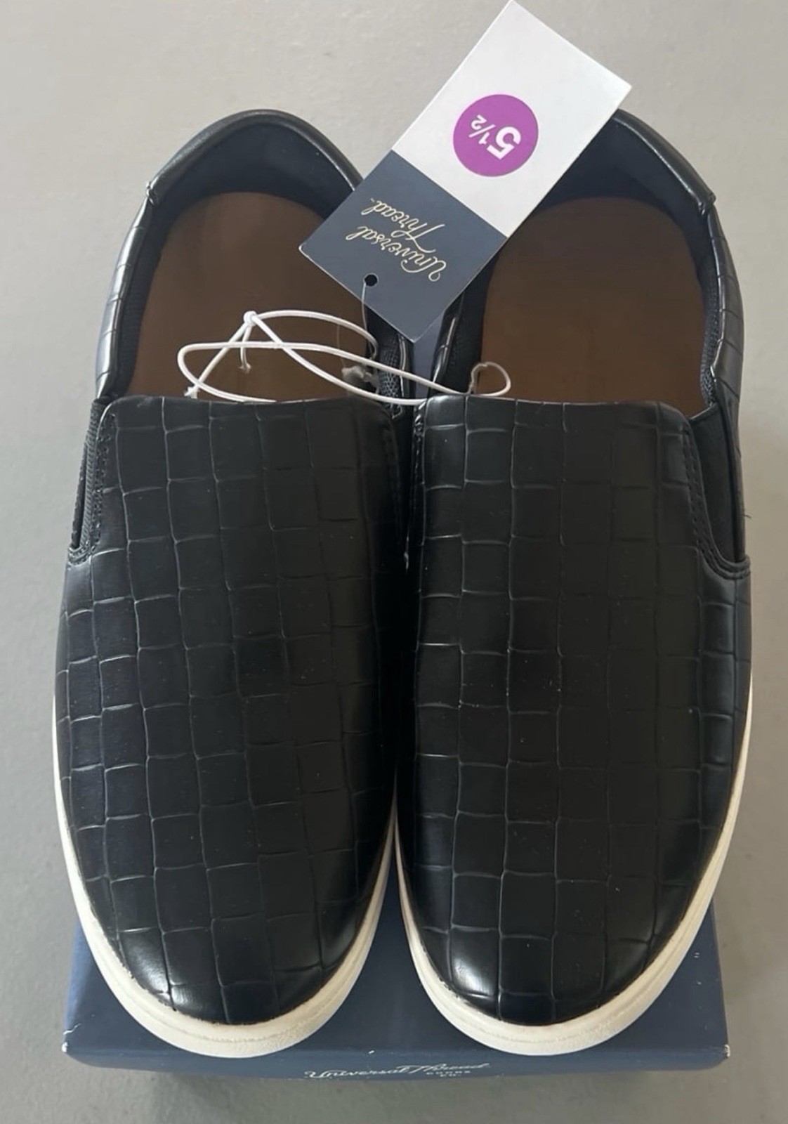 Universal Thread Kelsey Women’s Black Croc Embossed Slip-On Low Top US 5.5