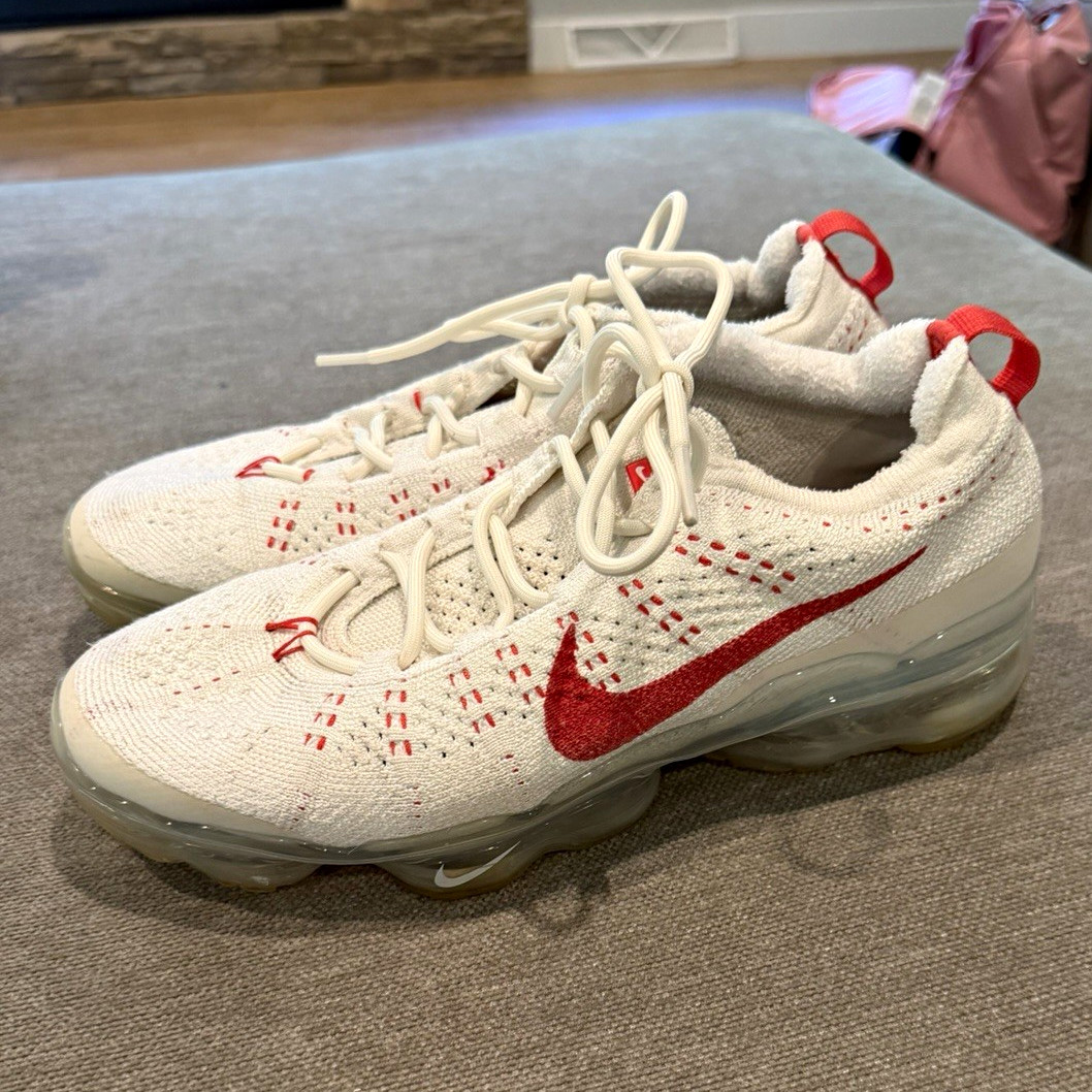 Nike Air VaporMax Women’s 8.5 Low Top Lace-Up Knit Sneakers White/Red
