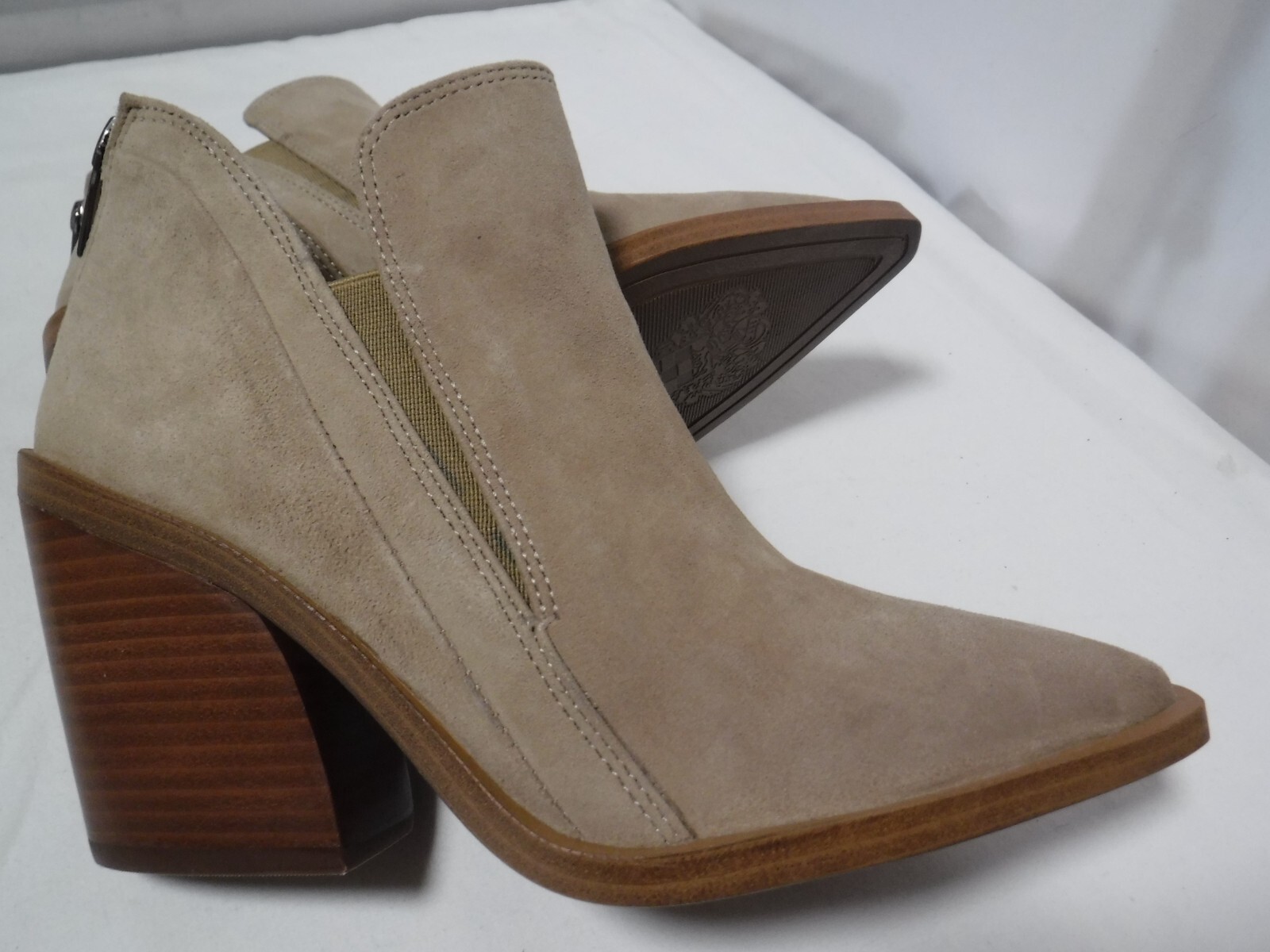 PM3 Women’s VINCE CAMUTO Gradina Brazil Pointed Toe Chunky Wood Heel Bootie 6.5