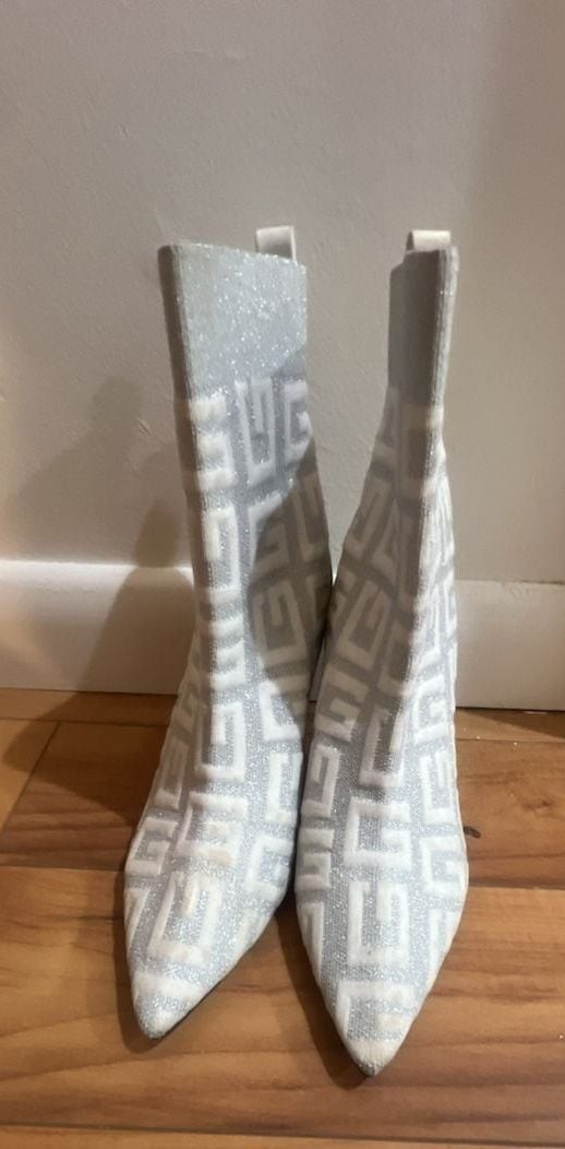 GUESS Dallyca G-Logo Knit Pointed Toe Sock Booties