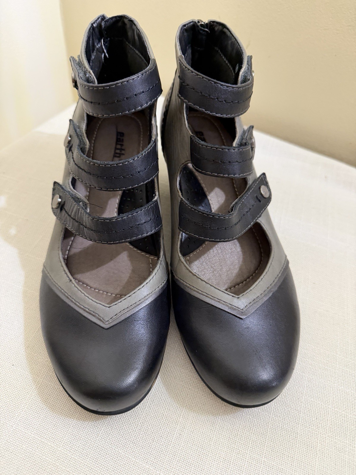Earth Serano Retro Artsy Strap Mary Jane Pumps Black Gray Leather Witchy Goth 7
