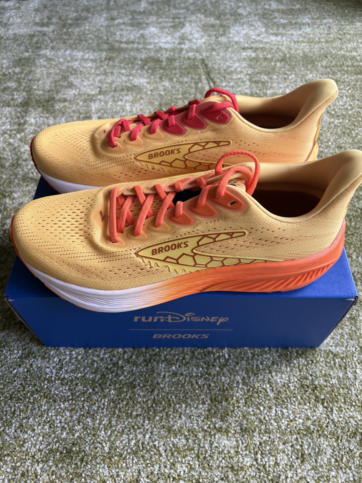 Brooks x Disney Winnie The Pooh Ghost 17 WTP – Size 9.5 Women – Normal Width