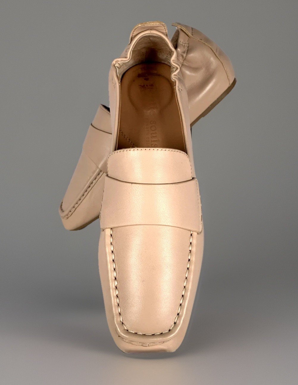 Gentle Souls by Kenneth Cole Sophie Slip-On Leather Loafers Cream Flats, 9 MINT!