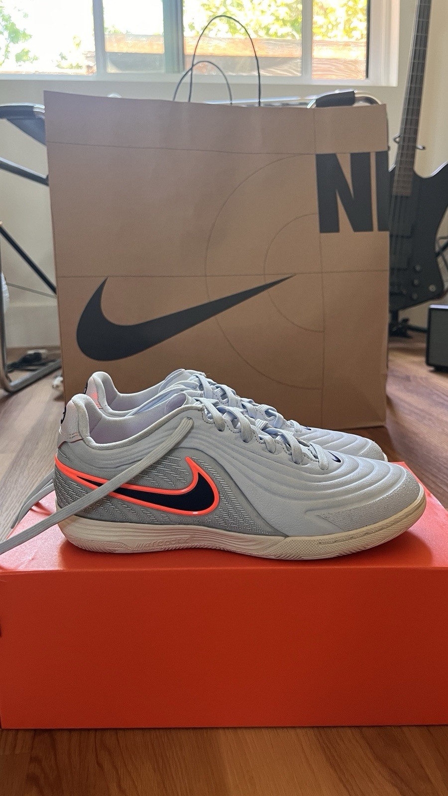 Nike Tiempo React Gato IC Men’s 4.5 Women’s 6