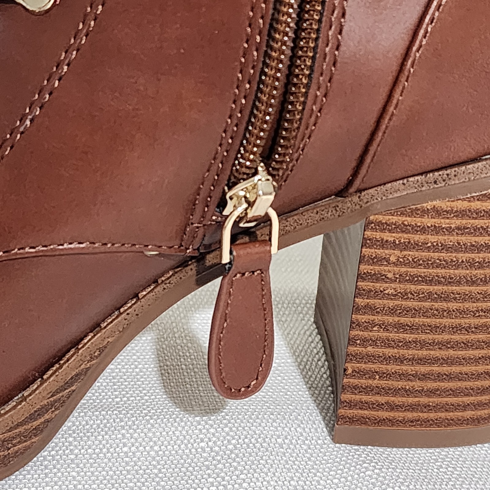On 34th Women’s Prittee Botties Block Heel Full Zip Brown Size 5 NWB