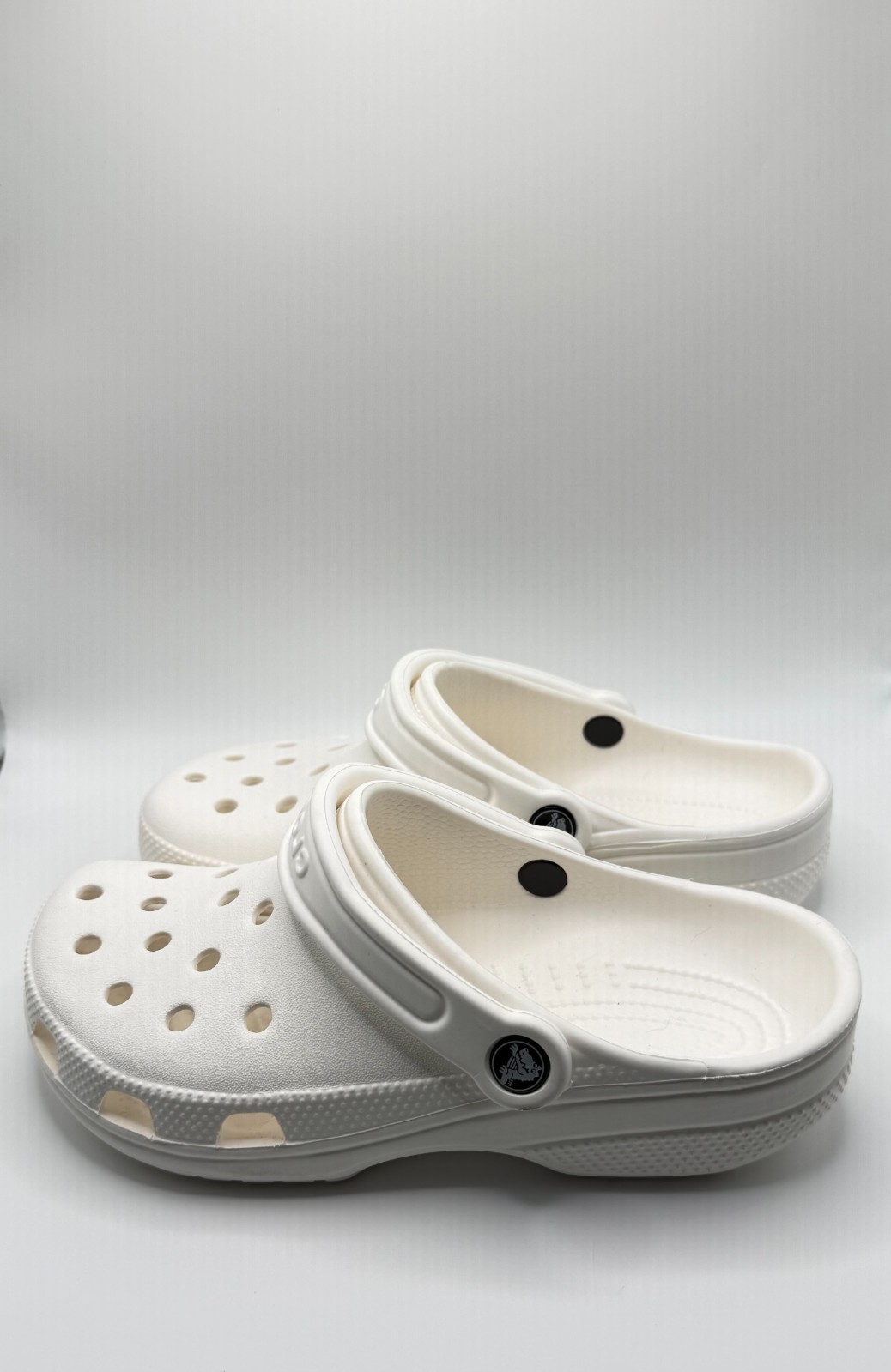 Crocs Classic Platform Women’s Clogs – US 7 – Color White, Could be Unisex.