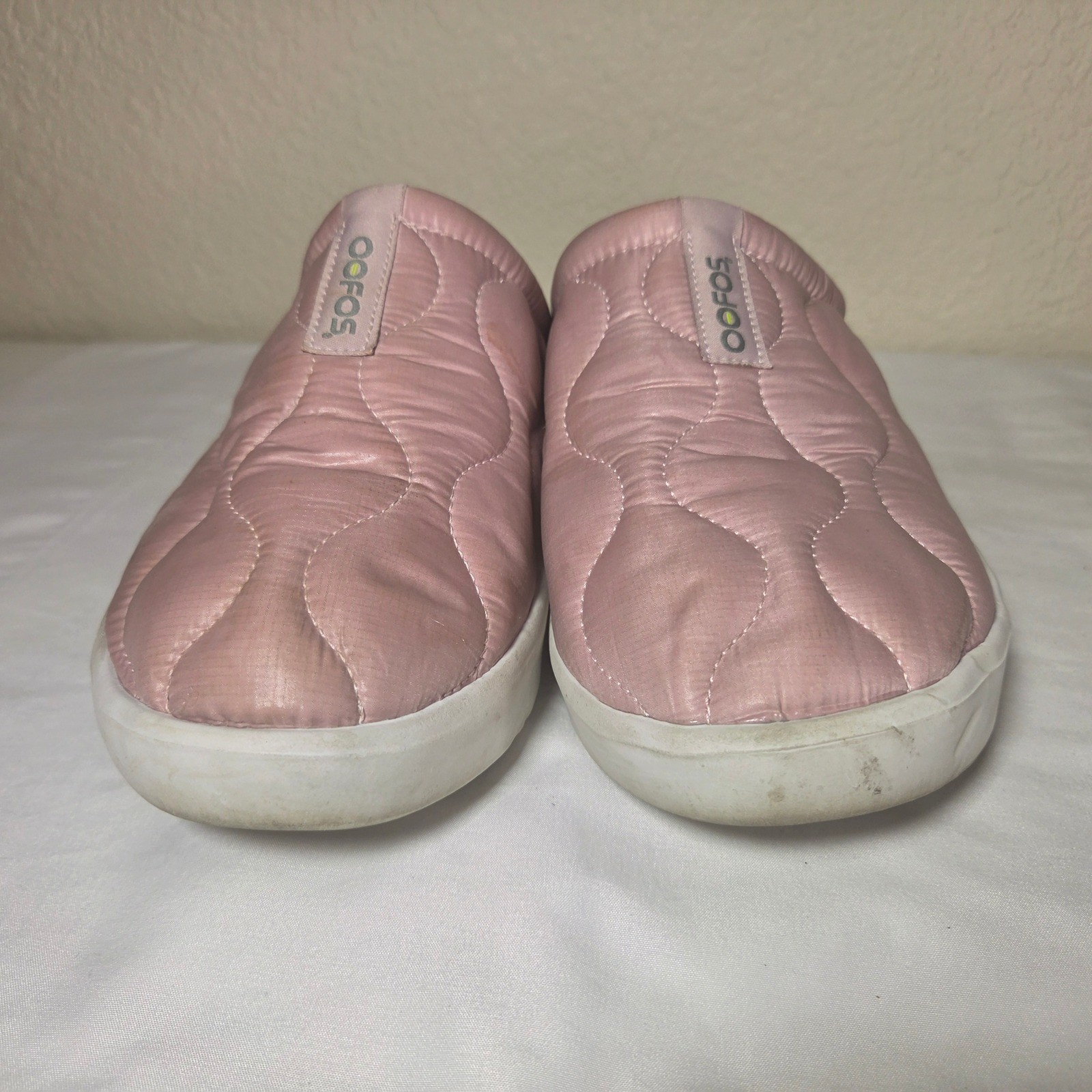 Oofos OOmg Eezee Quilted Mule Slippers Pink Womens Size 9 EU 40 Recovery Shoes