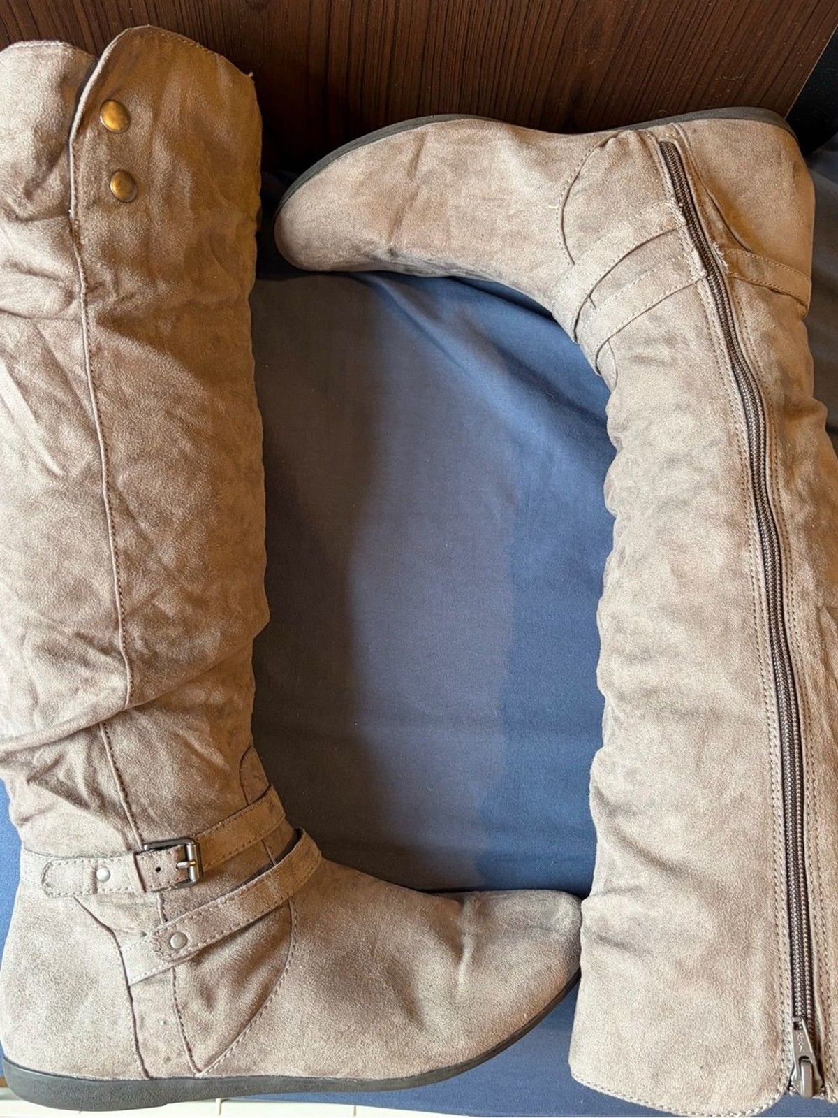 Unbranded Women’s Tan and Cream Boots