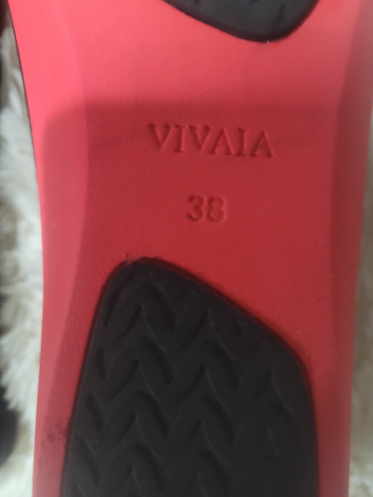 VIVAIA Margot Lightweight Square-Toe V-Cut Black Ballet Flats Red Sole Sz 38 (H)