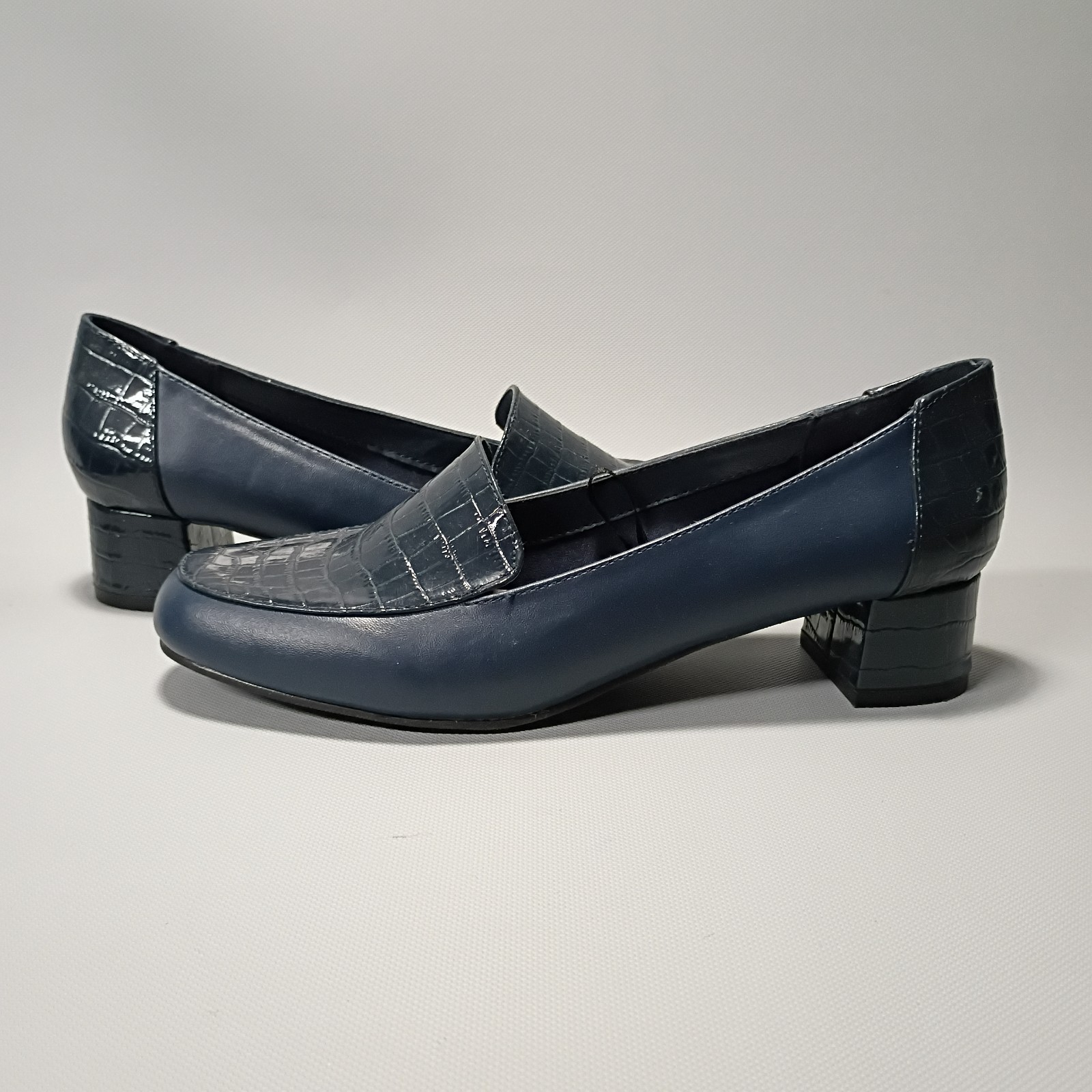 London Fog Fulton Croc Loafers Navy Leather Dress Shoes Block Heel Womens 8.5M
