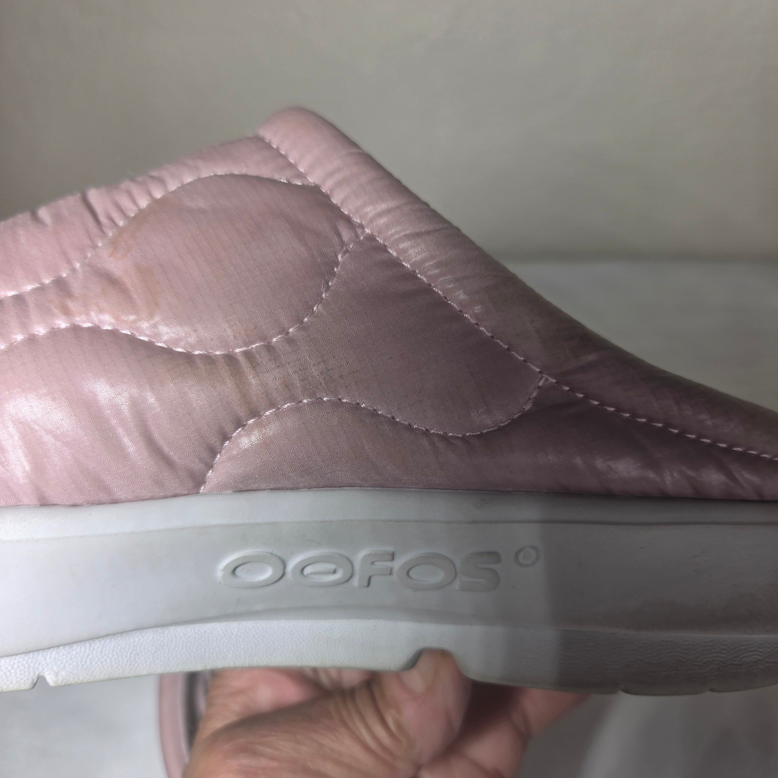 Oofos OOmg Eezee Quilted Mule Slippers Pink Womens Size 9 EU 40 Recovery Shoes