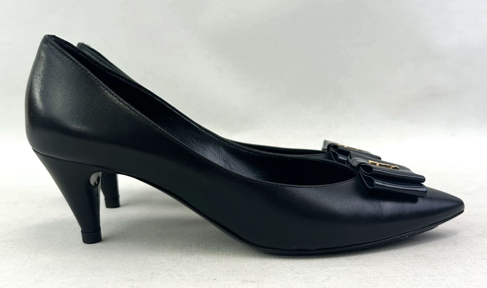 YSL SAINT LAURENT Anais 55 Pumps 37 7 Black Navy Pointed Toe Bow Gold Logo Shoes