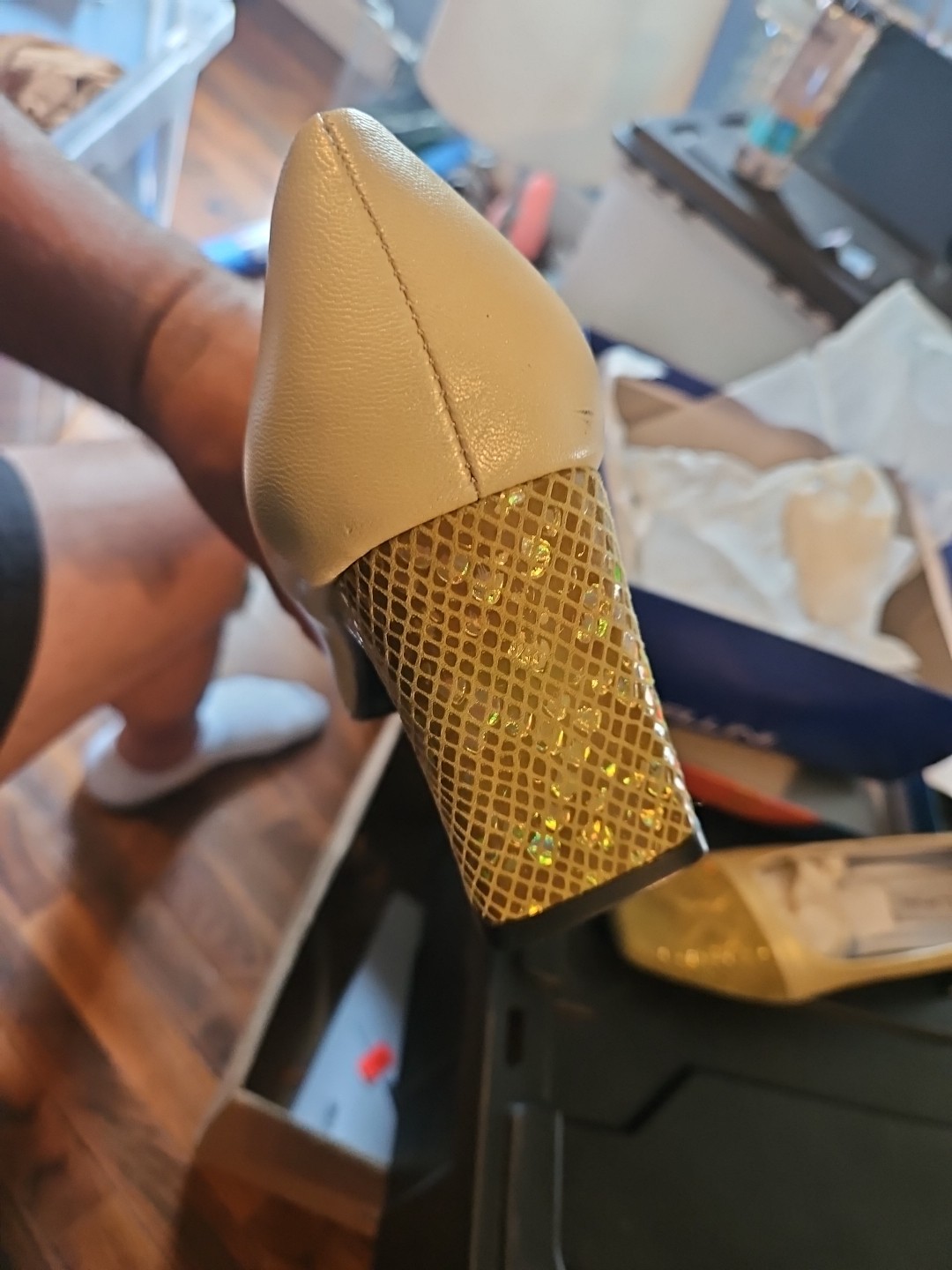 Bellini Embossed Snake Shoes Heels Size 8.5 Gold EUC, NWT