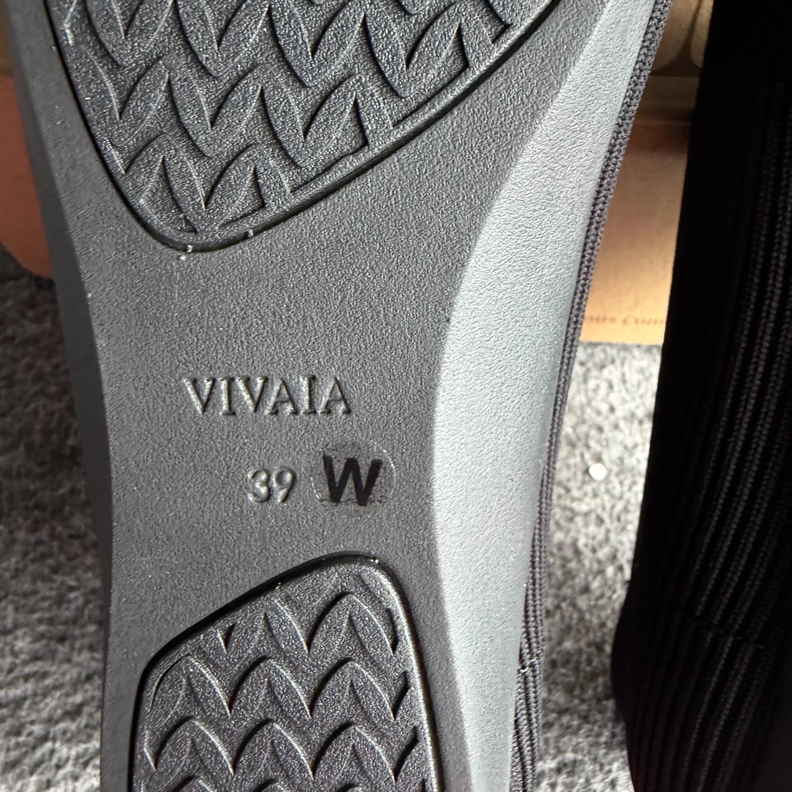 VIVAIA Margot Walker Flats Shoes Womens Size 8 Black Knit Slip On Comfort