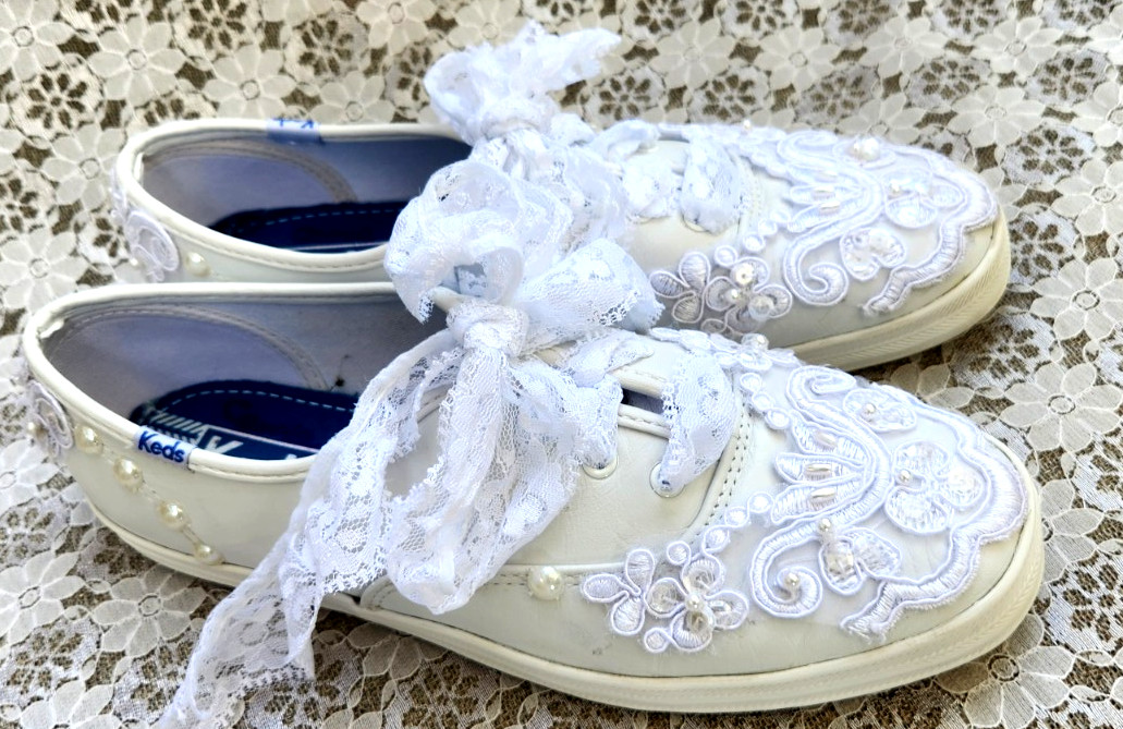 KEDS WHITE LEATHER WEDDING SNEAKERS Designed with Pearls Lace Sequins Women’s 7
