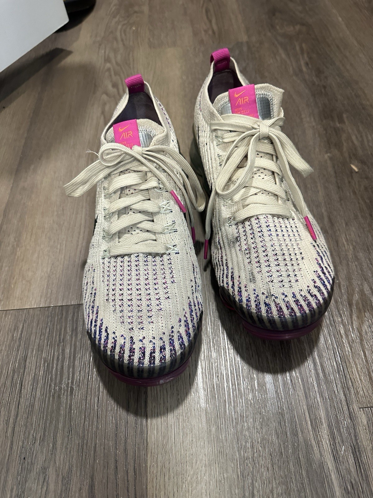Nike Air VaporMax Women’s Low Top Lace-Up Knit Sneakers White/Purple/Pink