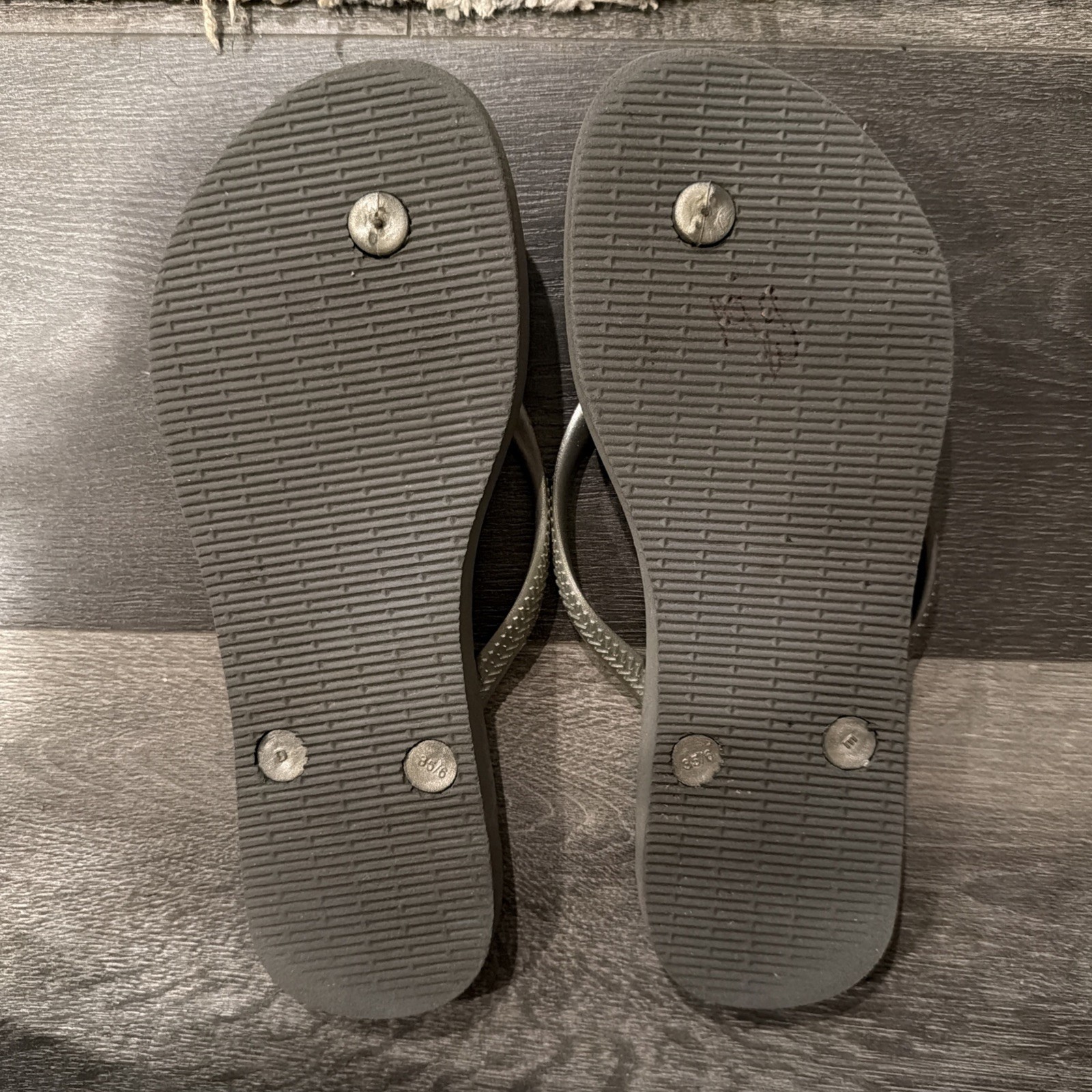 Havaianas Slim Flip Flops•Floral•35-36•USA 4/5•EUR 37/8•Womens•Kids•Sandals•pool
