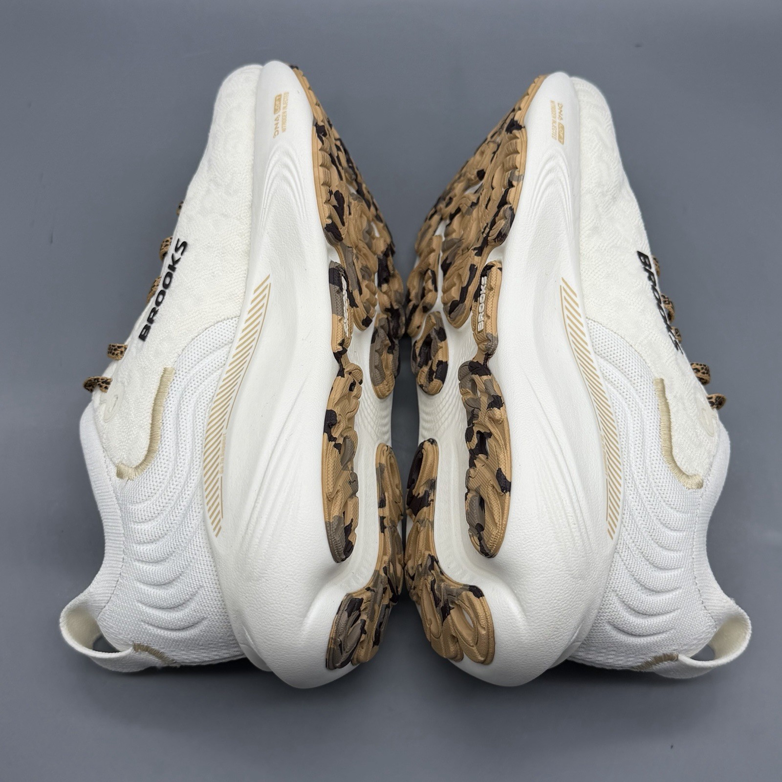 Brooks Adrenaline GTS 25 Women’s 6.5 Running Walking Shoes Coconut Crème Leopard