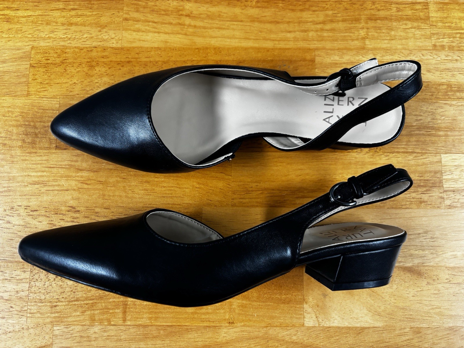 Naturalizer Women’s Black Leather Slingback Pointed Toe Buckle Pumps US 8.5 M