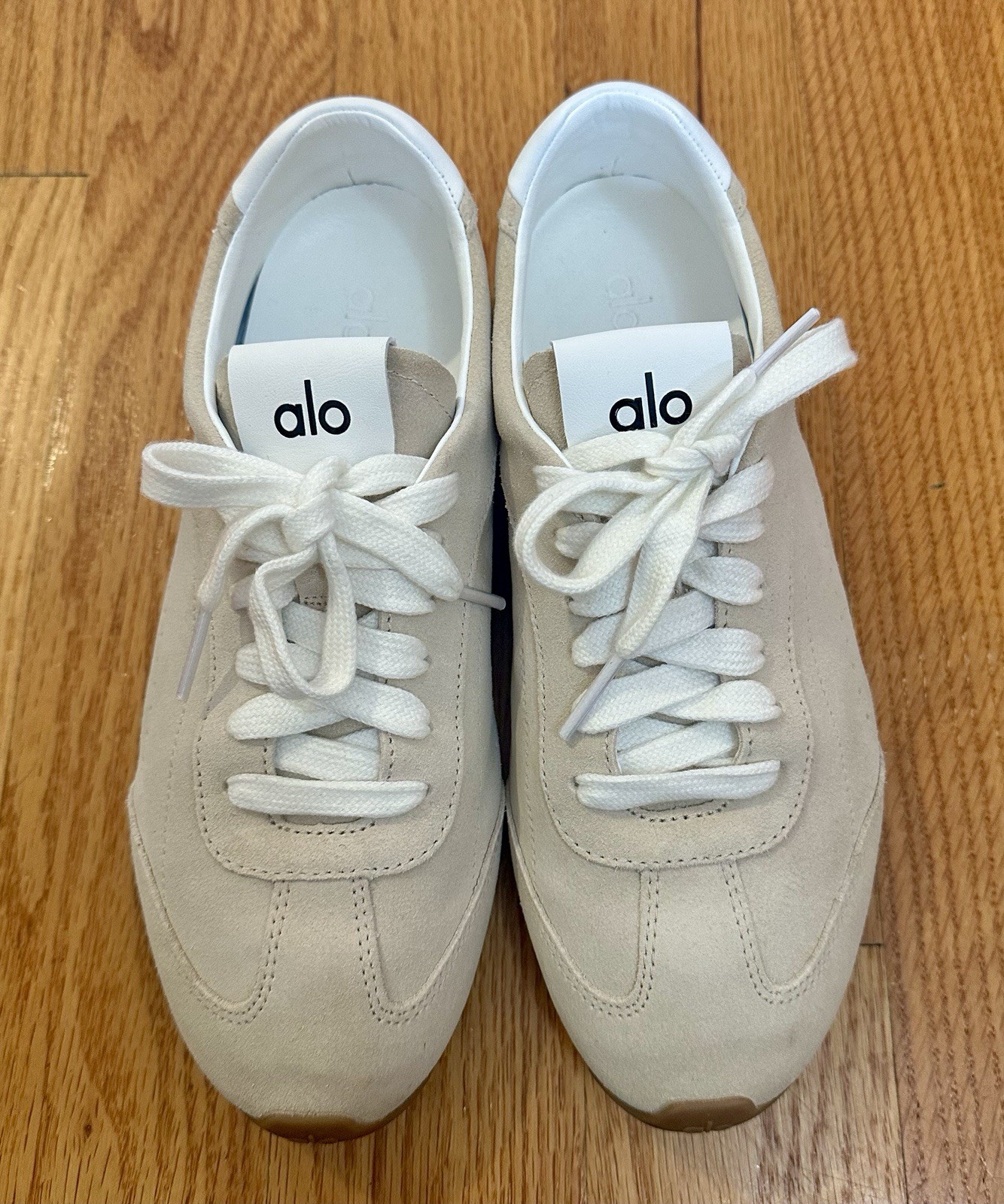 Authentic Alo Yoga Sunset Sneakers Size 9 Sandstone Suede – Worn Once, Excellent